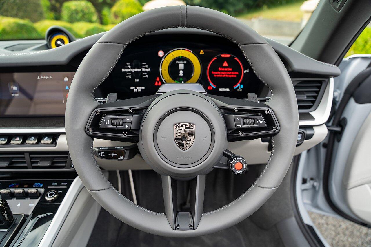Porsche 911 view 86