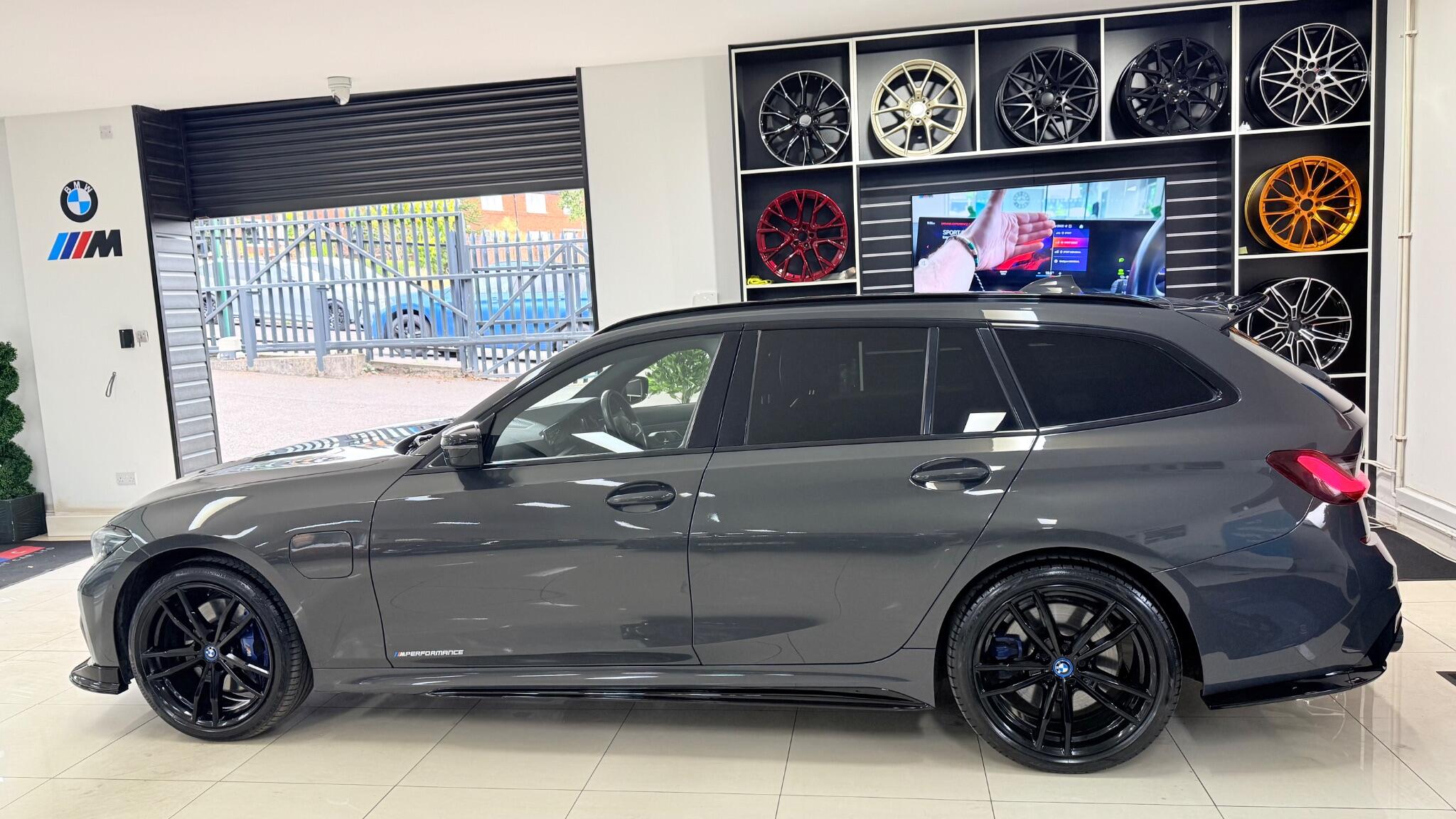 BMW 3 Series view 6