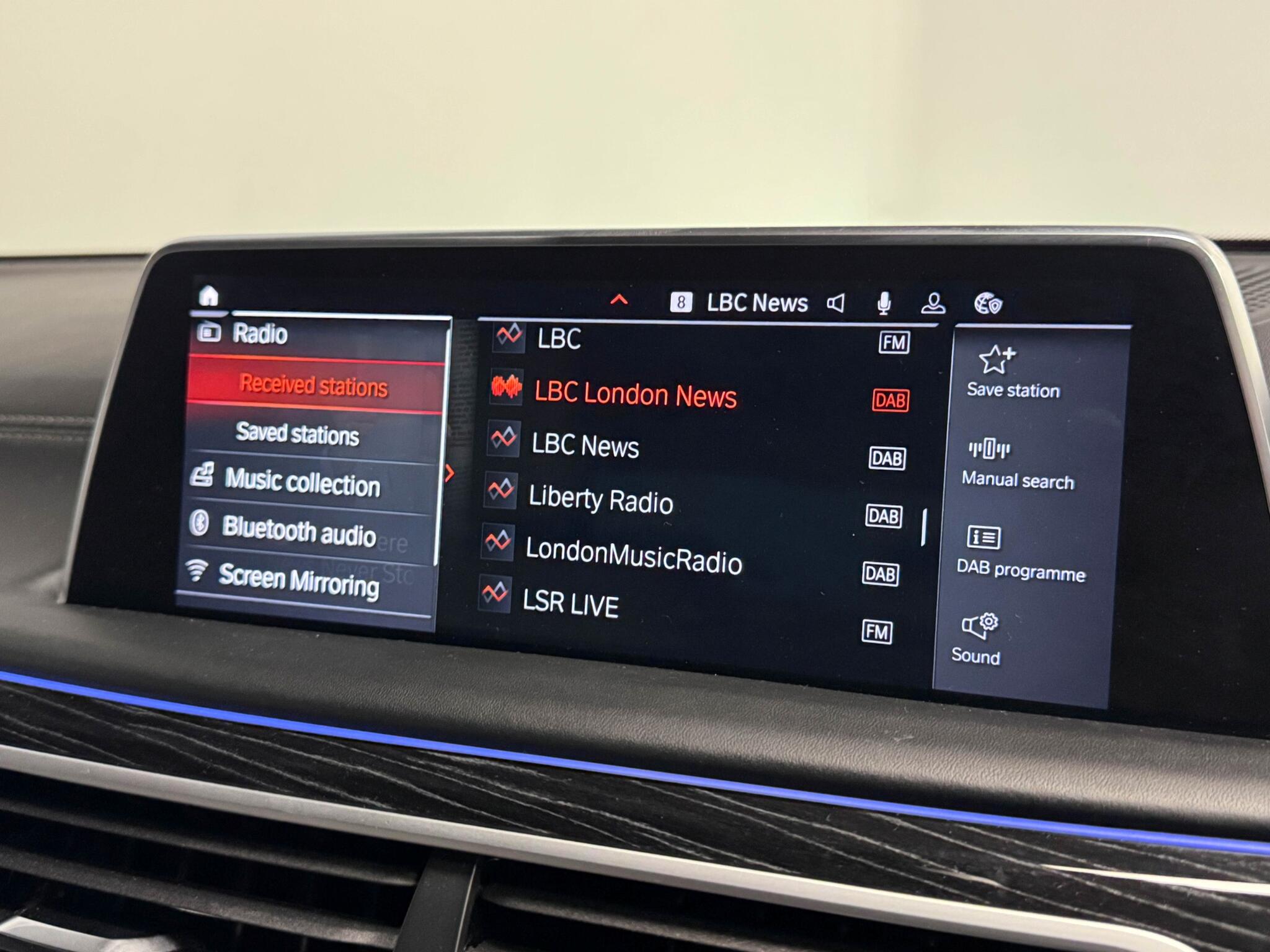 BMW 7 Series view 40