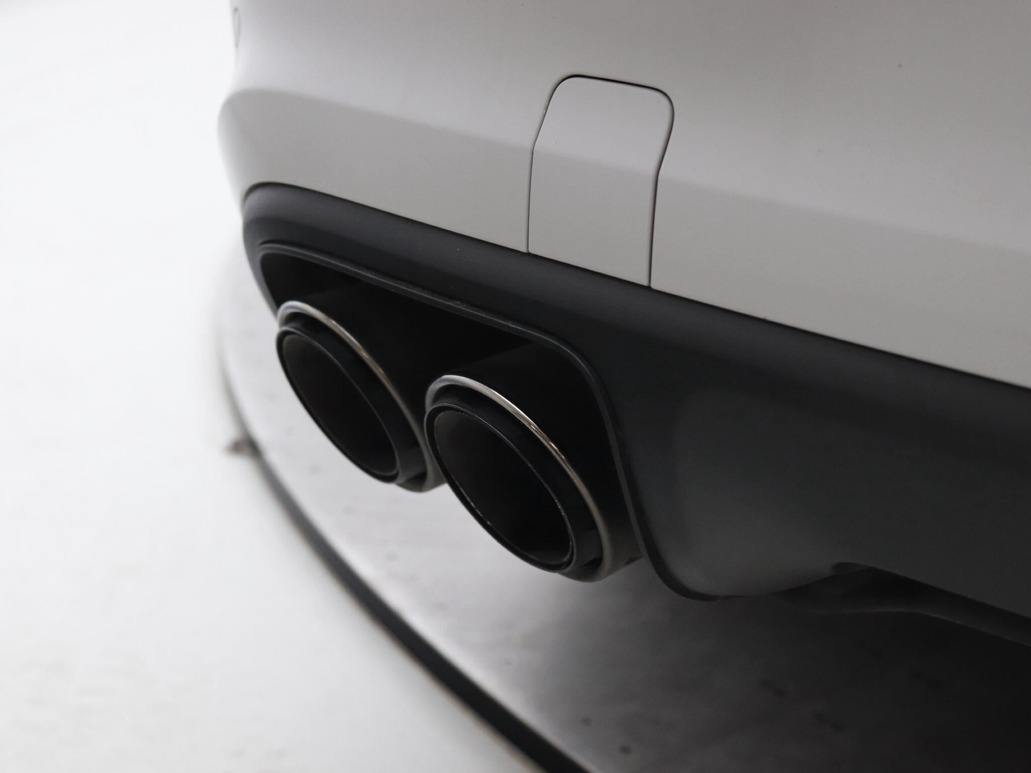 Porsche Cayenne view 21