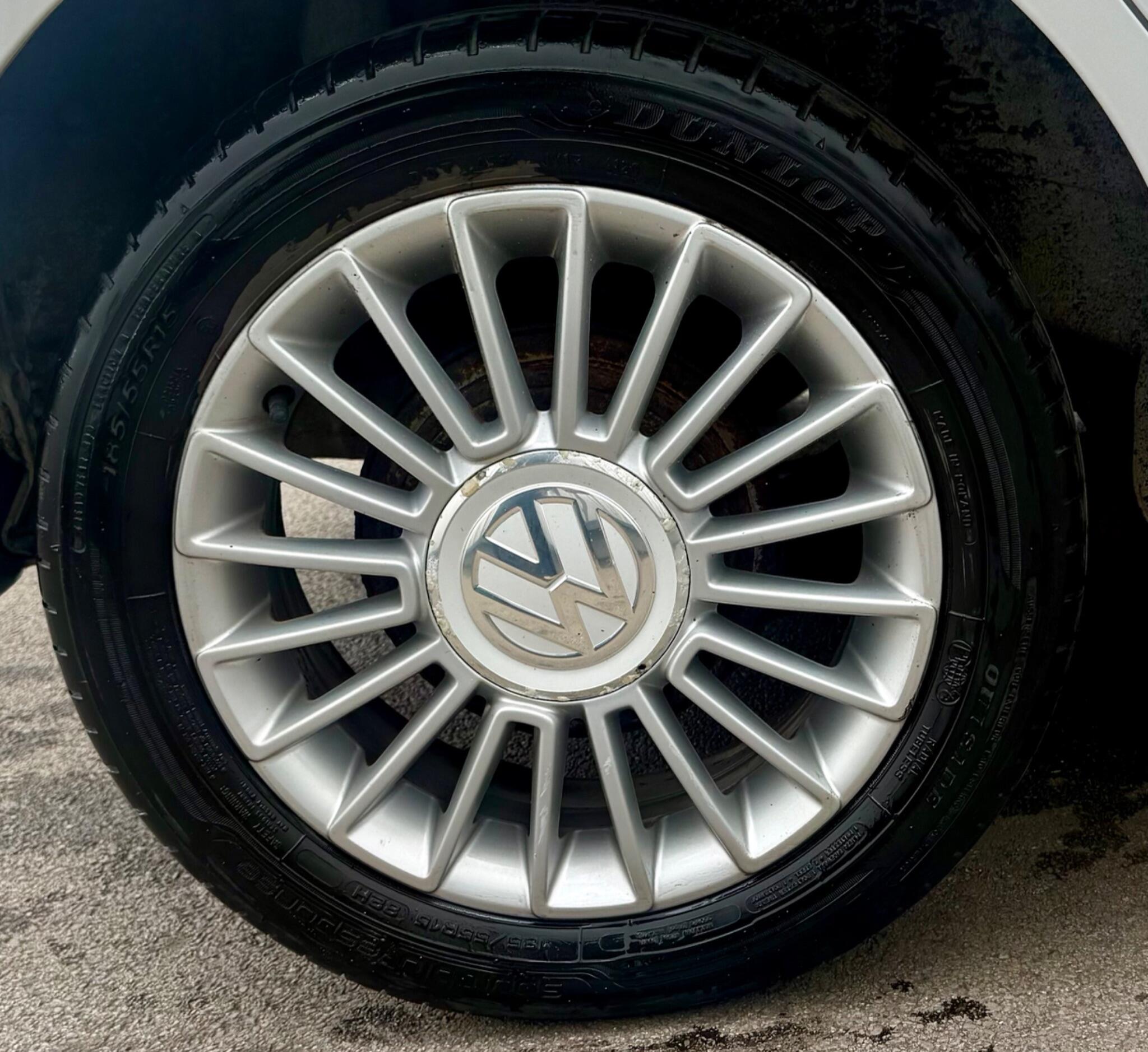 Volkswagen up! view 20