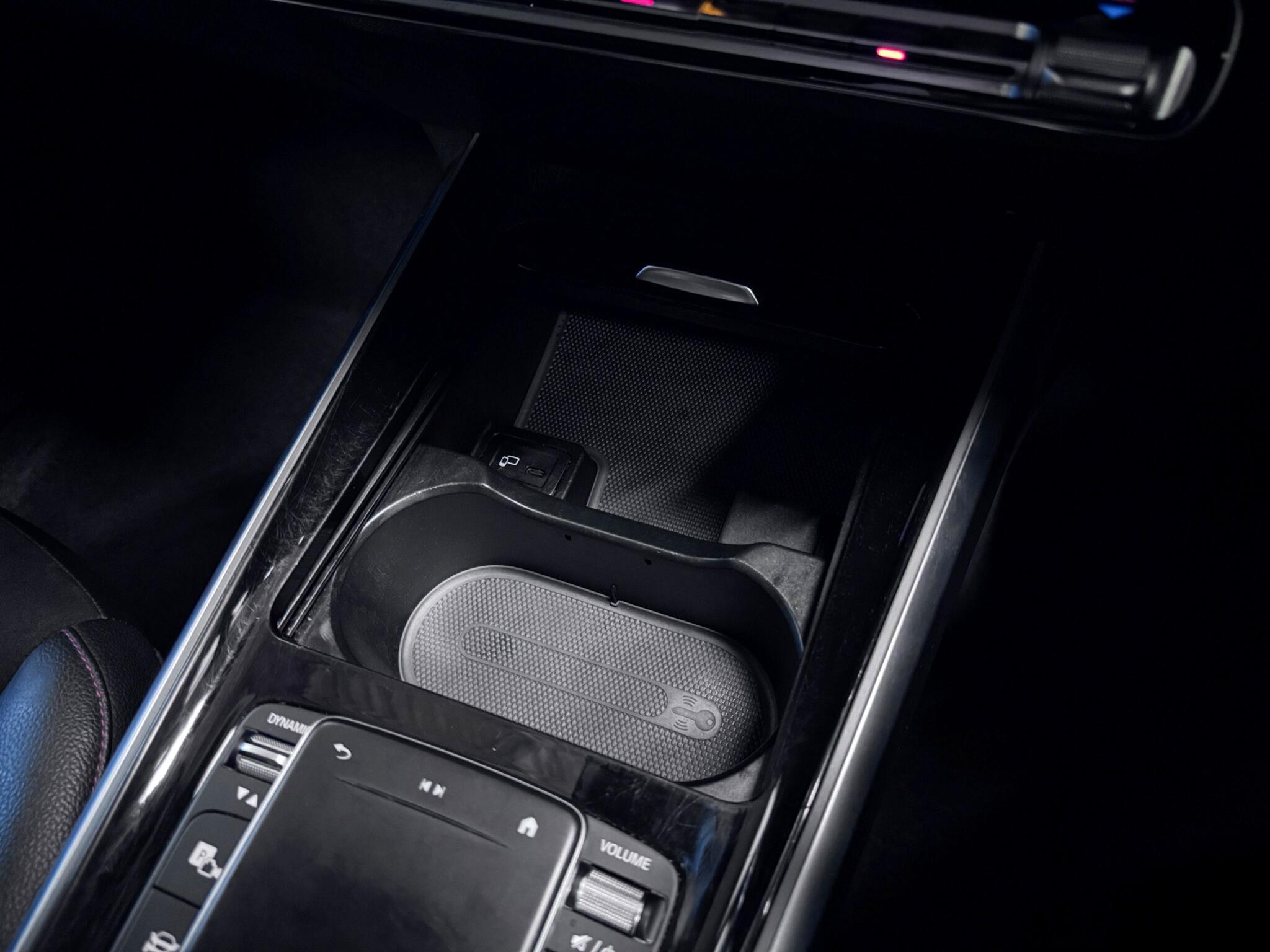 Mercedes-Benz GLB view 33