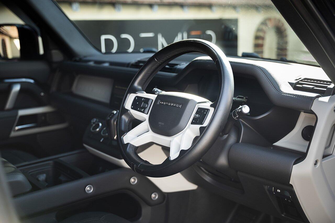 Land Rover Defender view 7