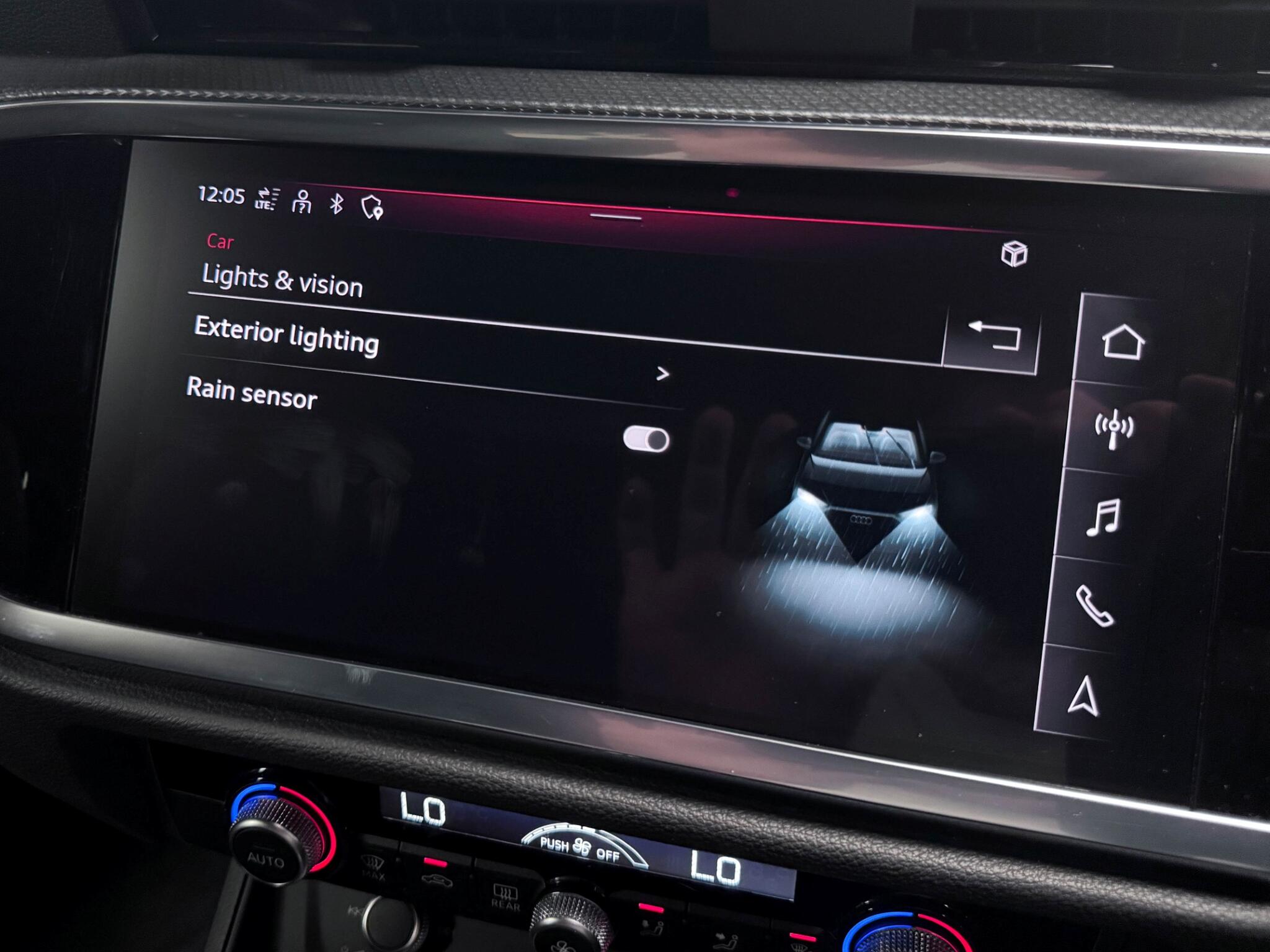Audi Q3 view 43