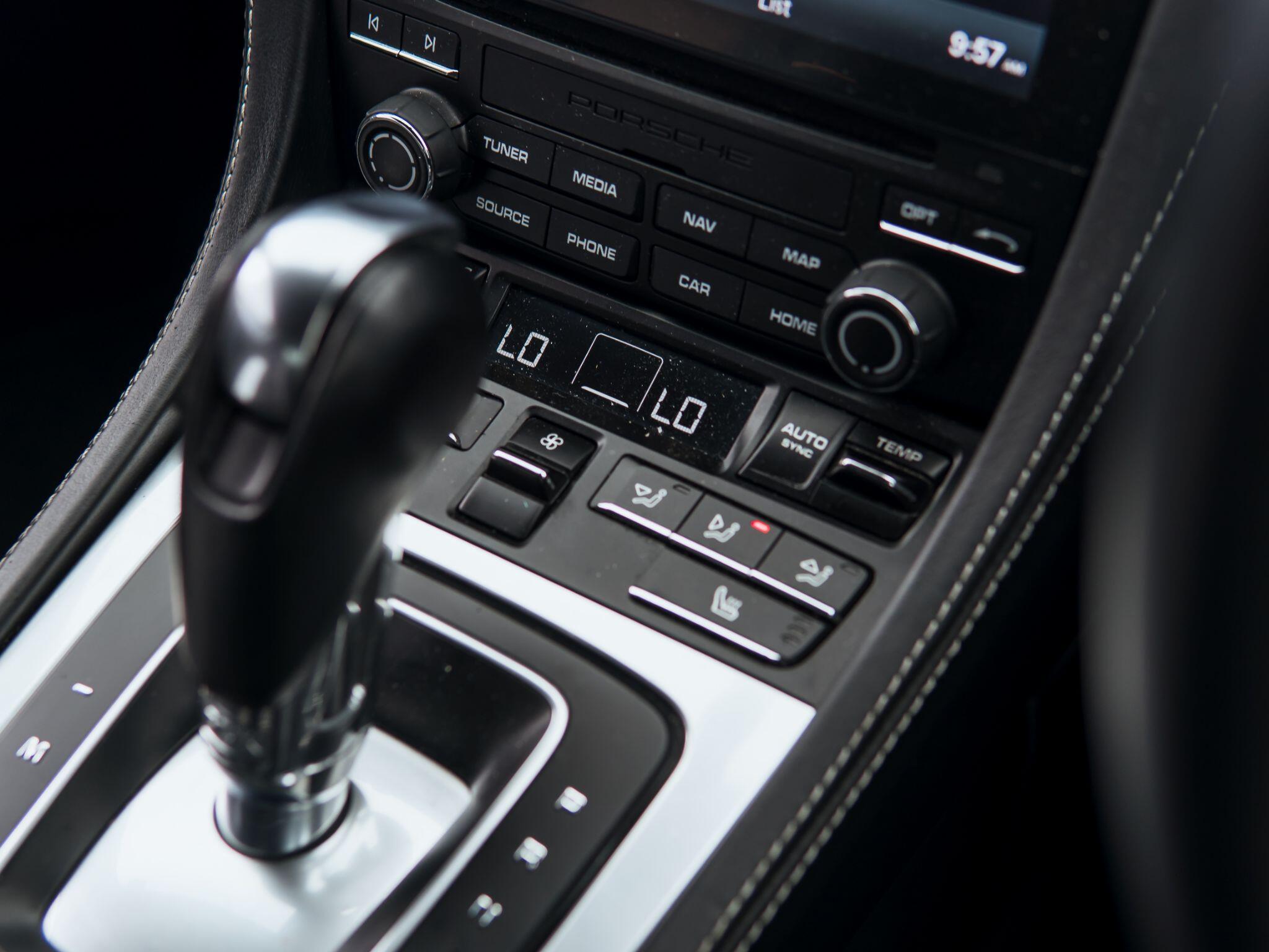 Porsche Cayman view 34