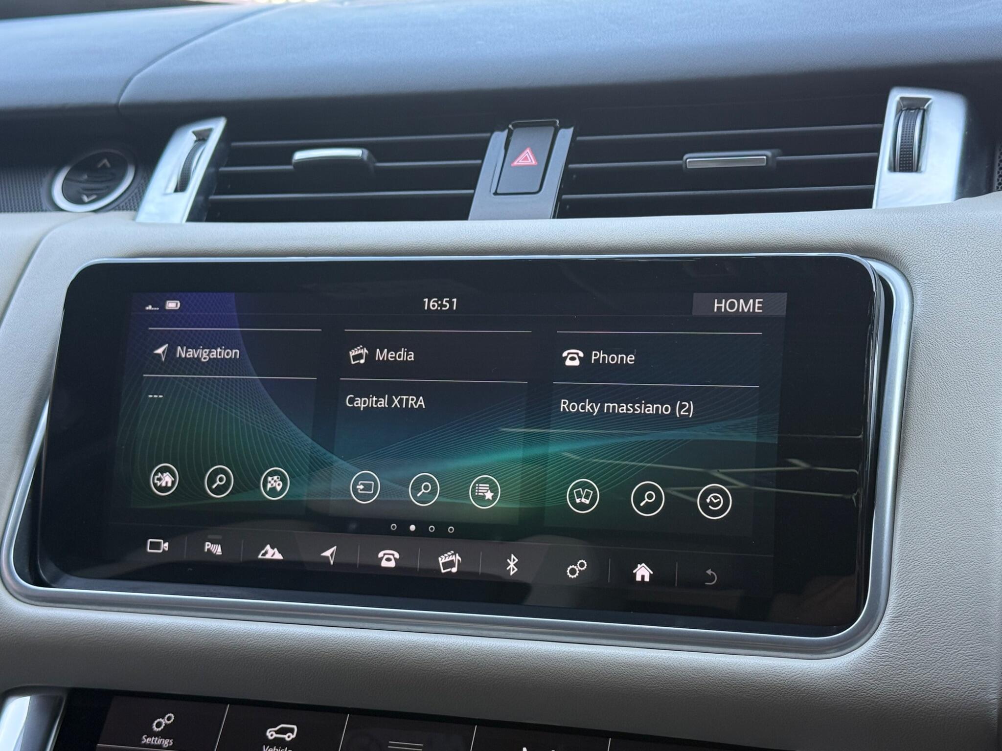 Land Rover Range Rover Sport view 23