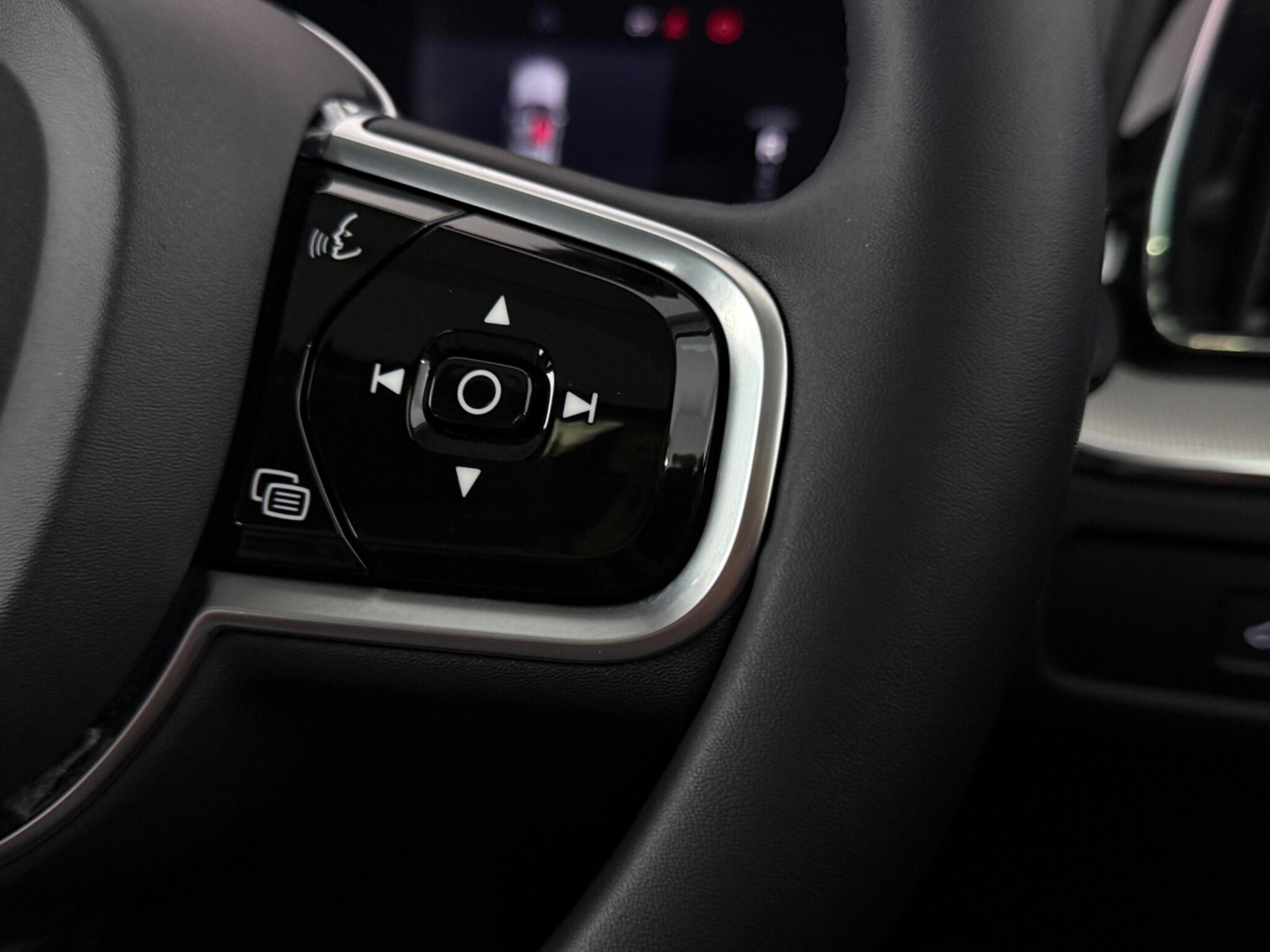 Volvo XC60 view 17