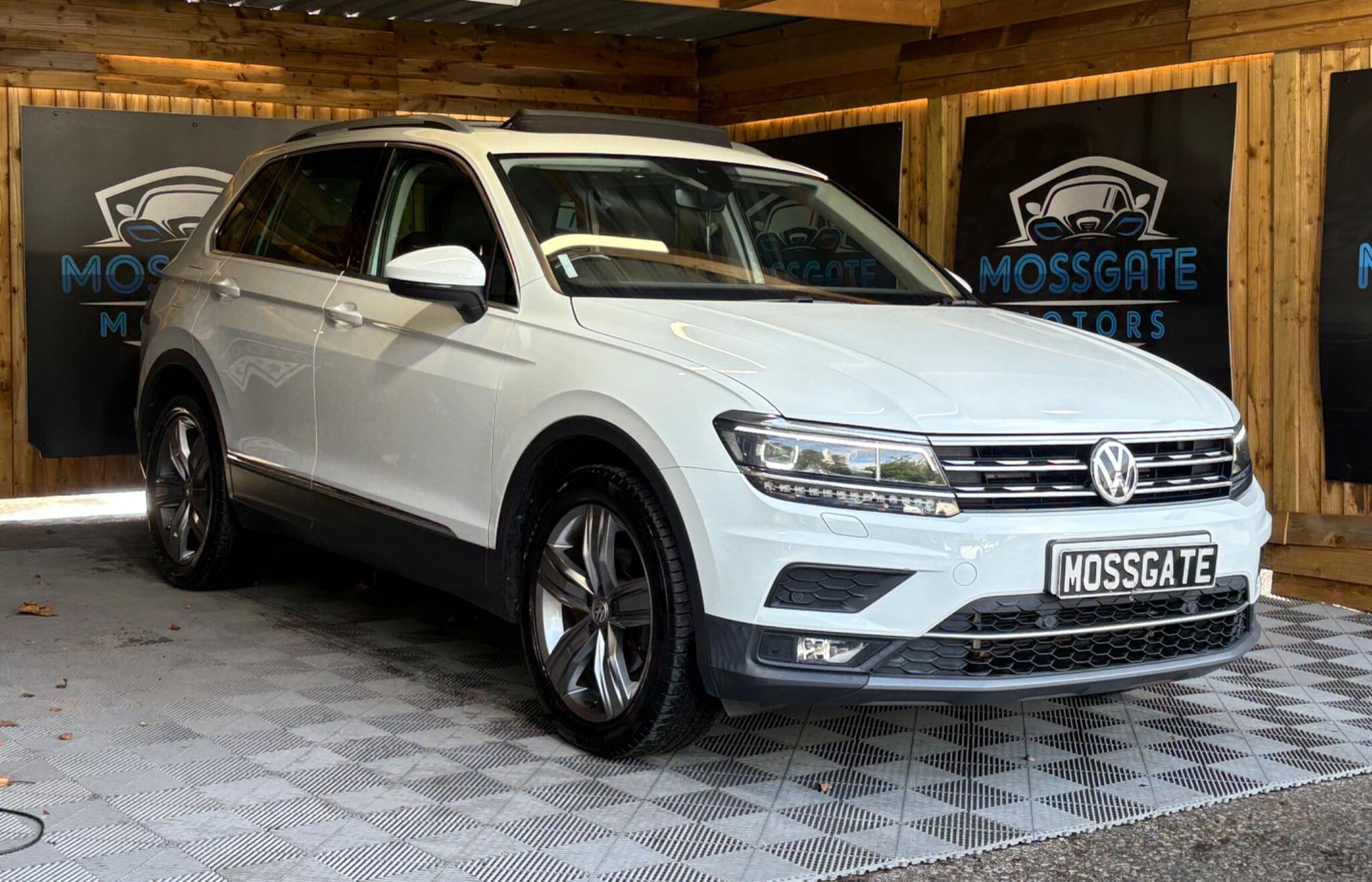 Volkswagen Tiguan view 3