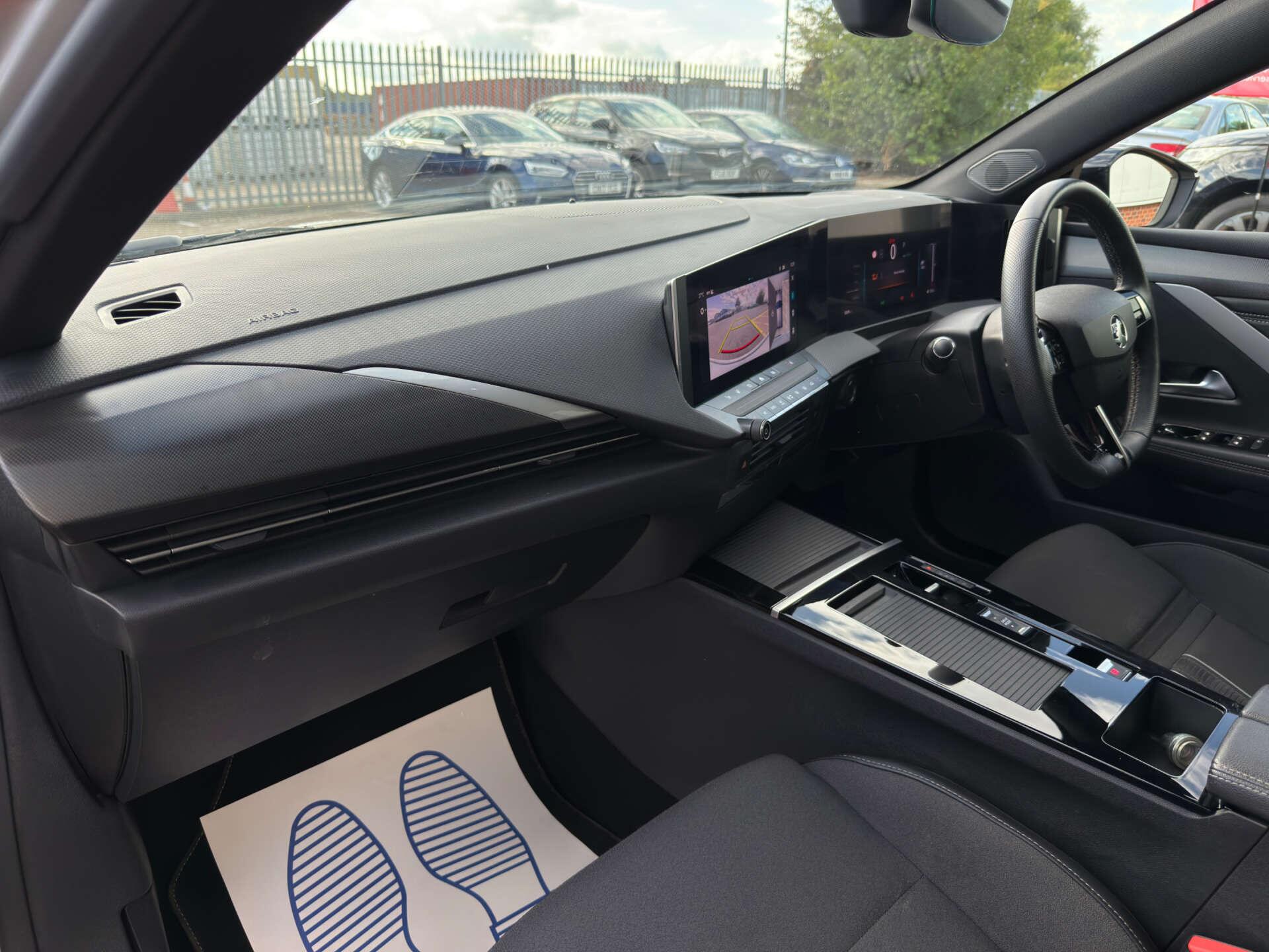 Vauxhall Astra Electric view 37