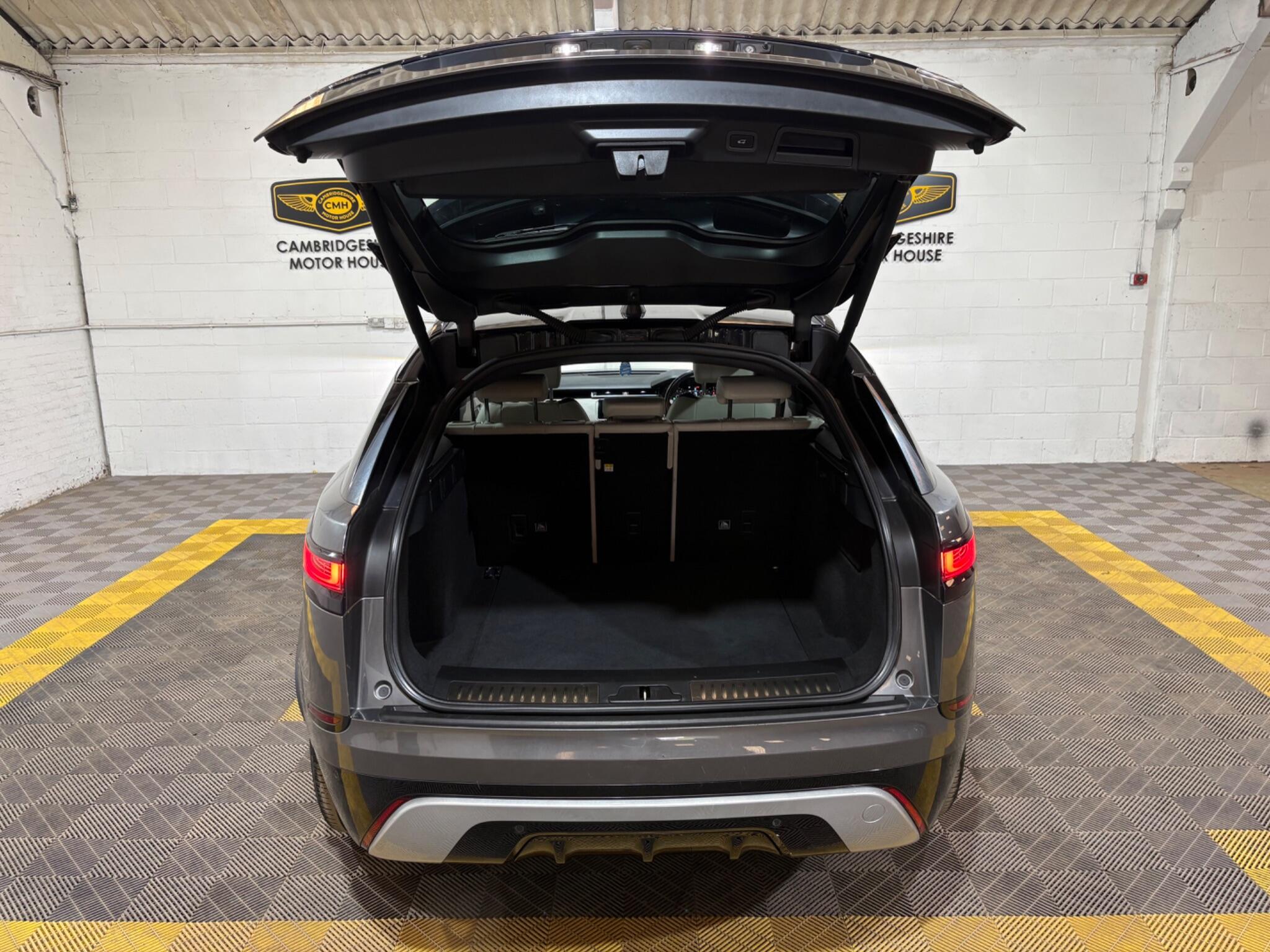 Land Rover Range Rover Velar view 49
