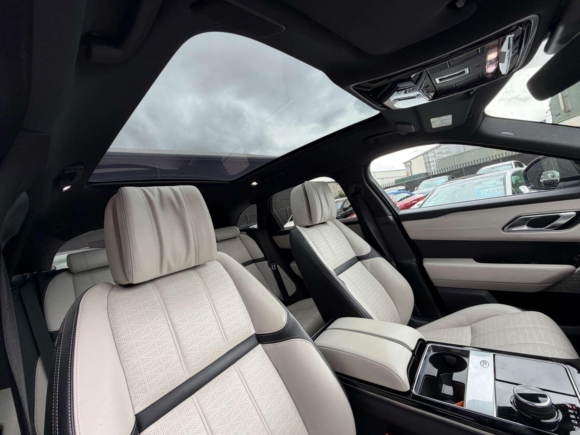 Land Rover Range Rover Velar view 3