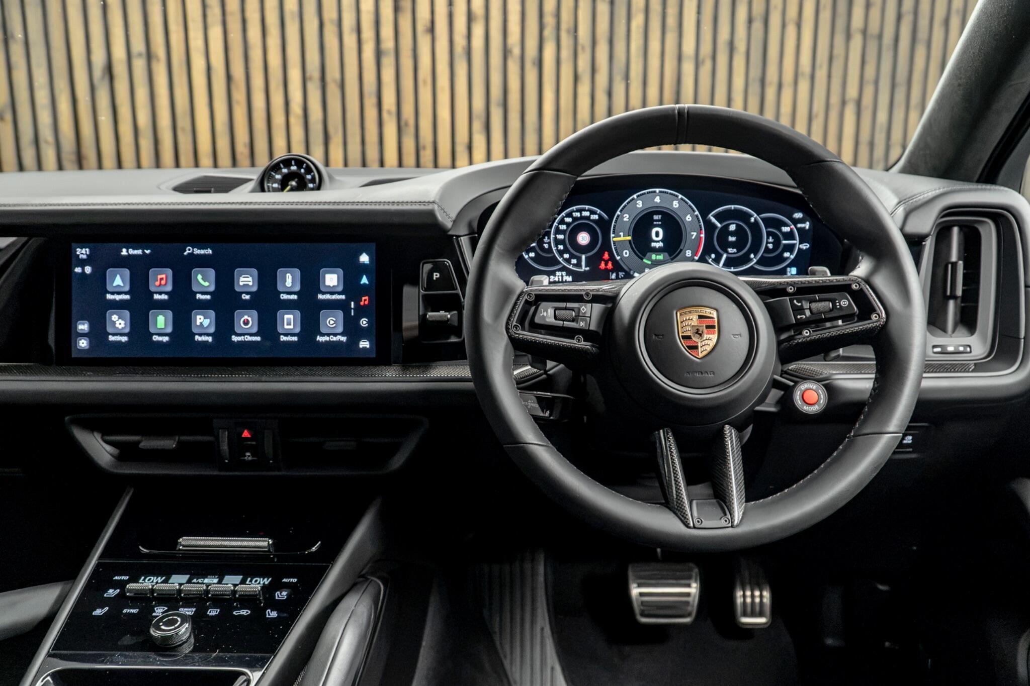 Porsche Cayenne view 25