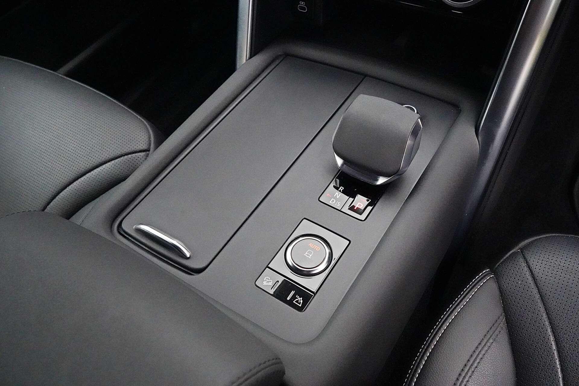 Land Rover Discovery view 19