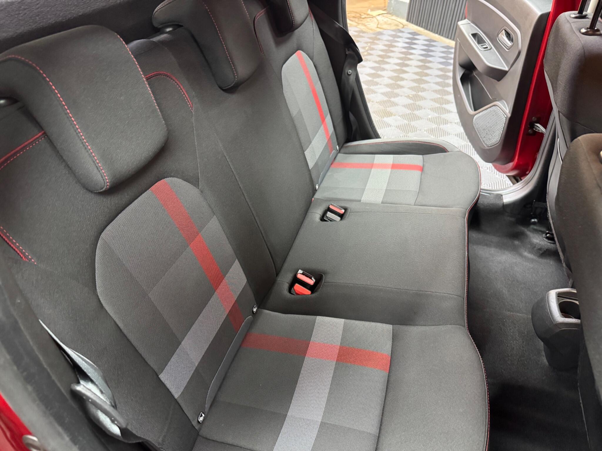 Dacia Duster view 22