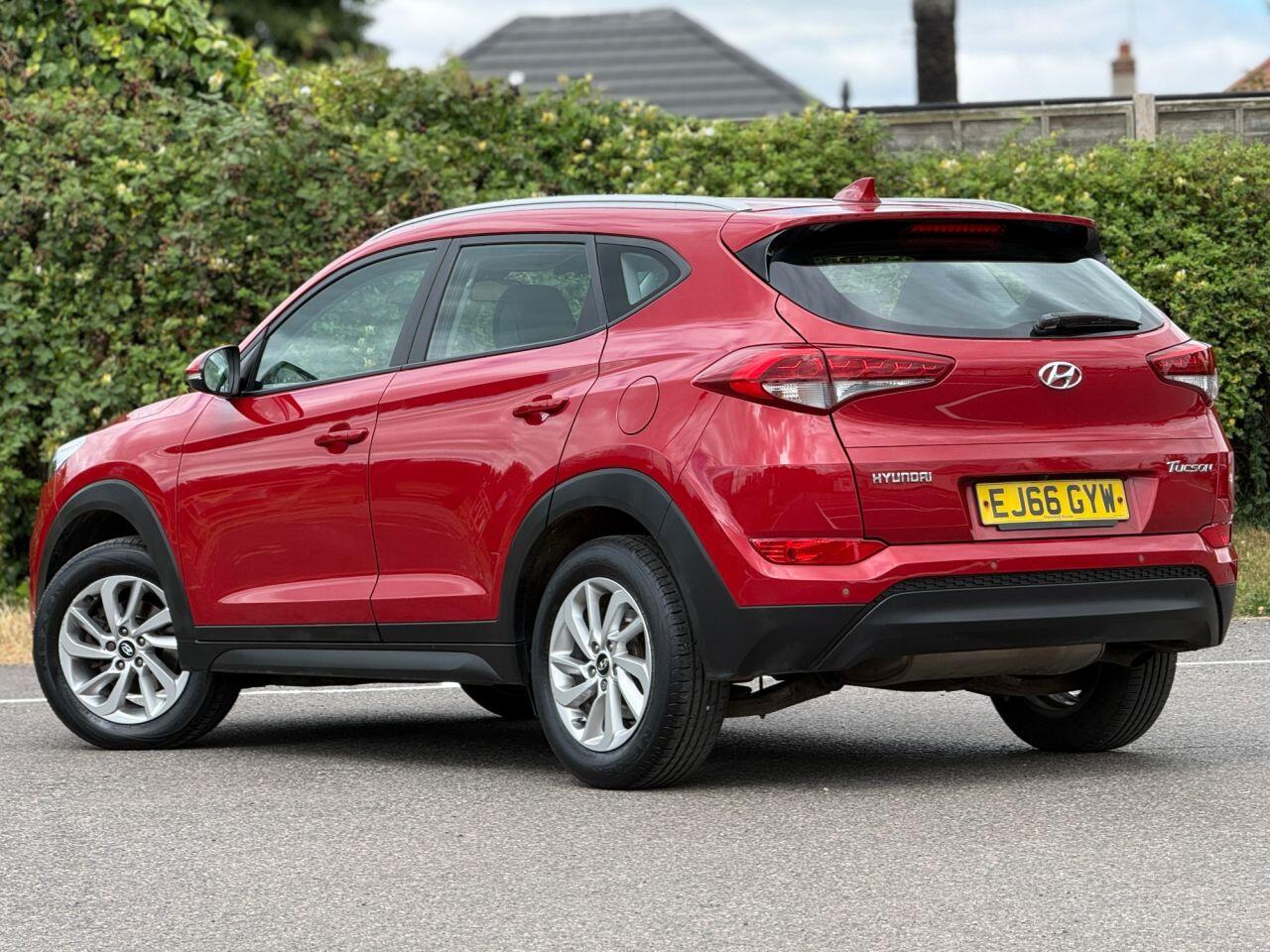 Hyundai Tucson view 2