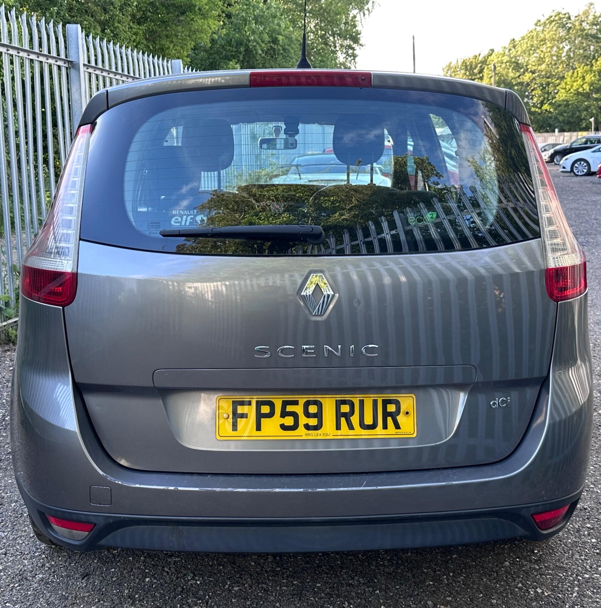 2010 Renault Grand Scenic image 10