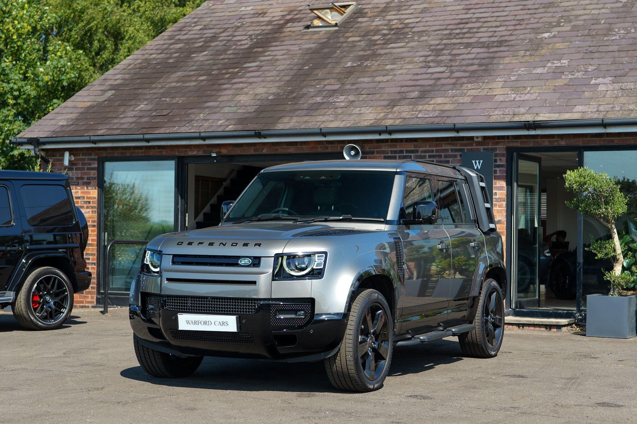 Land Rover Defender 110 view 3