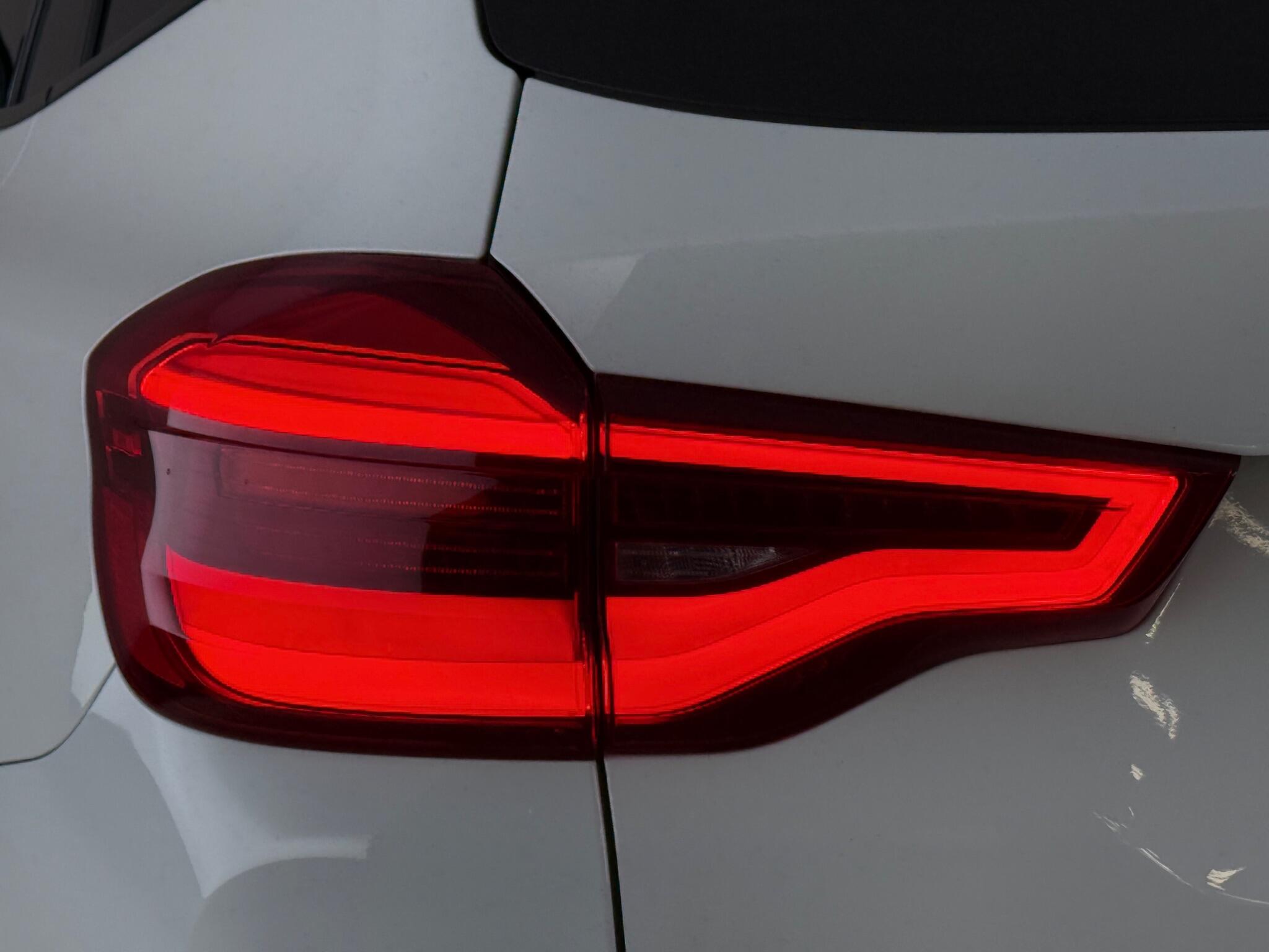 BMW X3 view 12