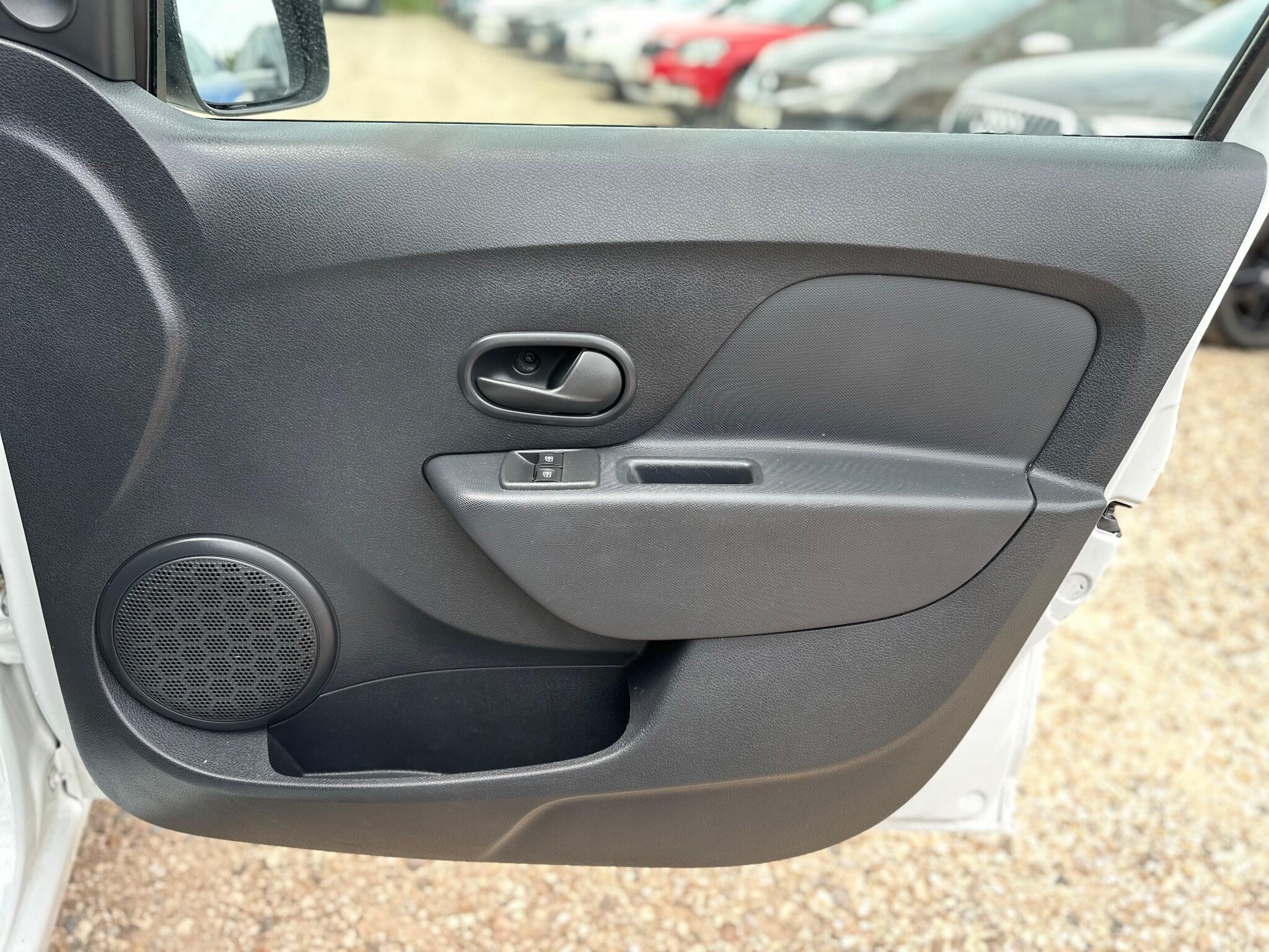 Dacia Sandero view 46