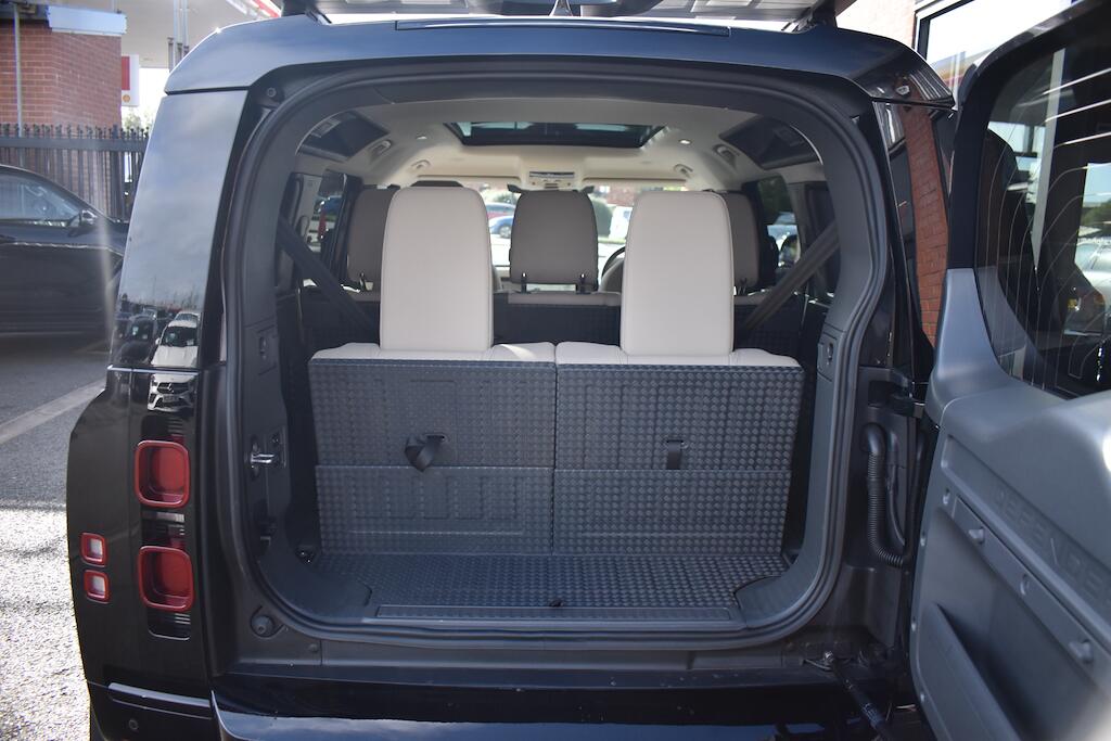 Land Rover Defender view 49