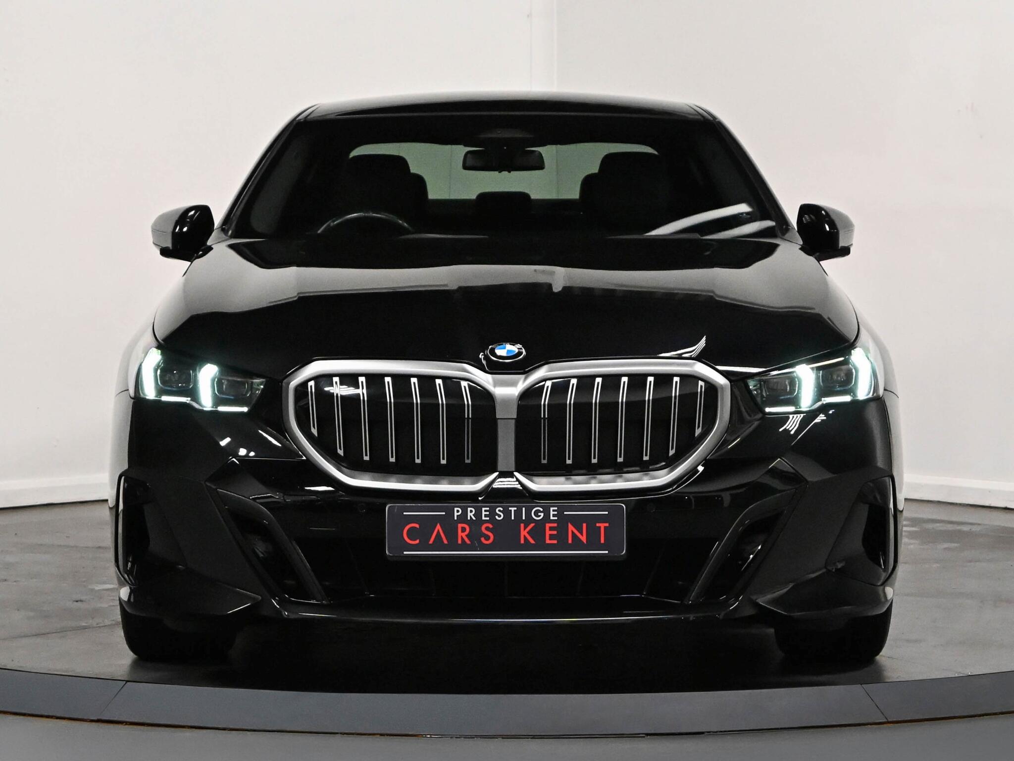 BMW 5 Series view 23