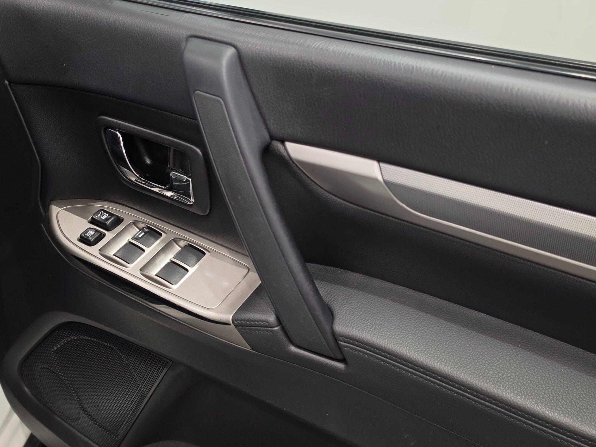 Mitsubishi Shogun view 58