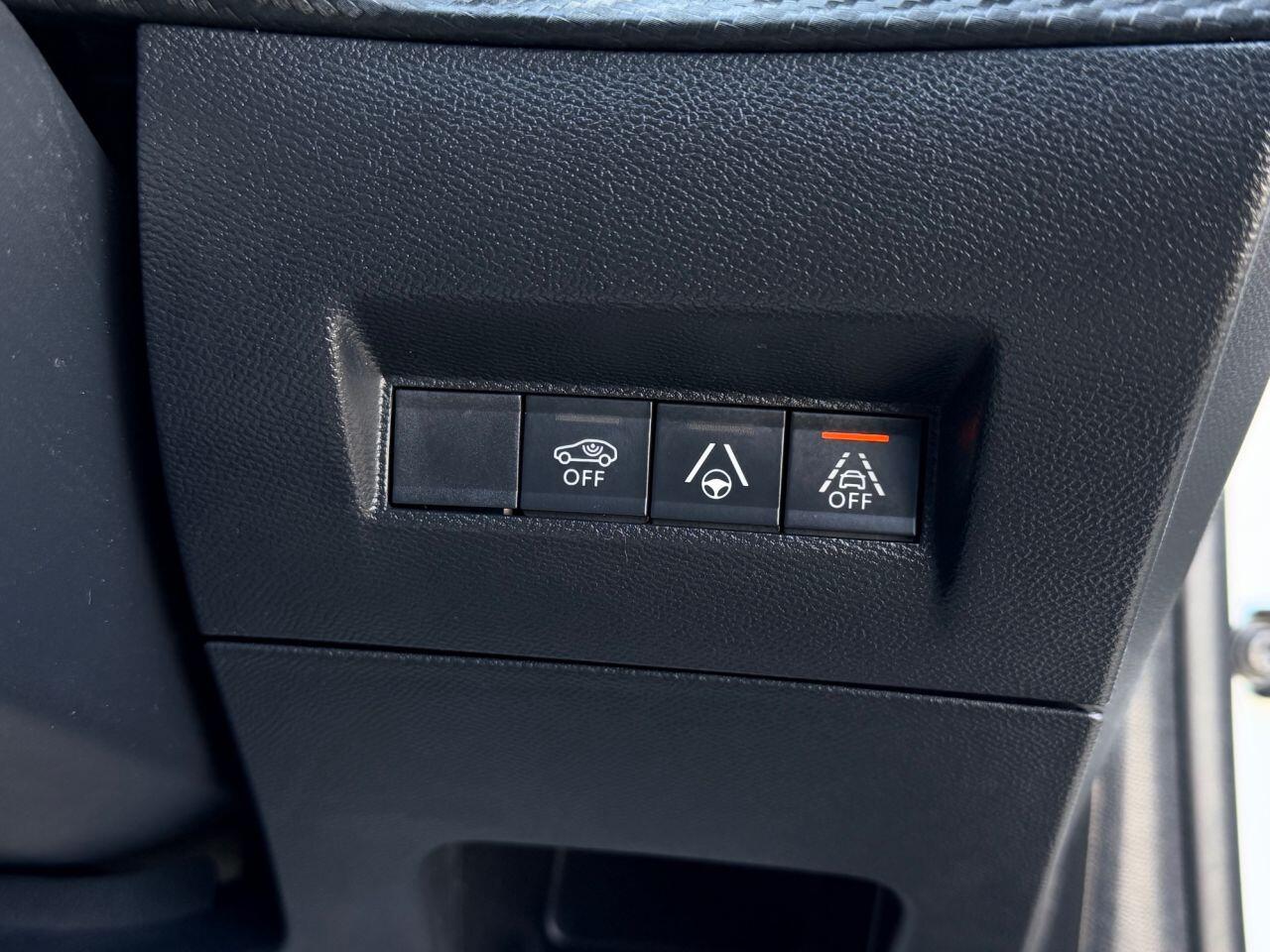Peugeot E-208 view 28