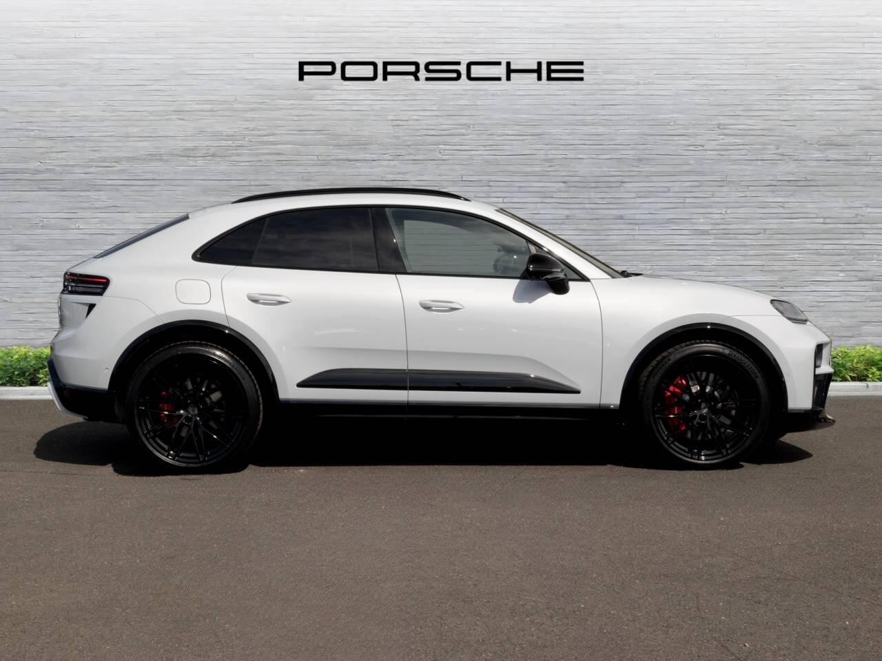Porsche Macan view 2