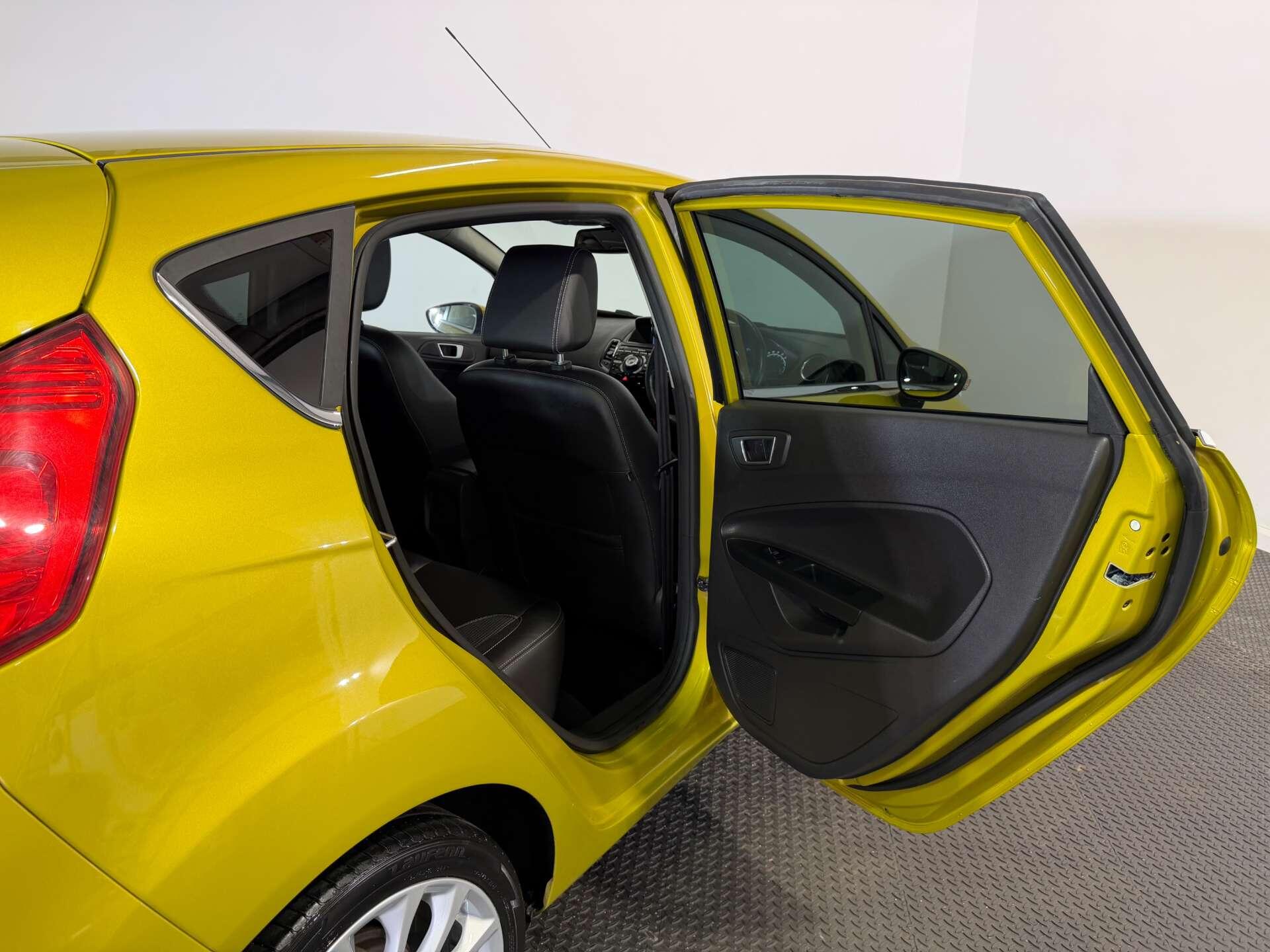 Ford Fiesta view 48
