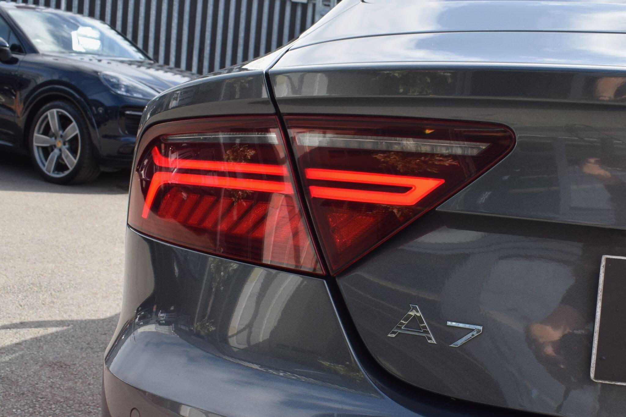 Audi A7 view 35
