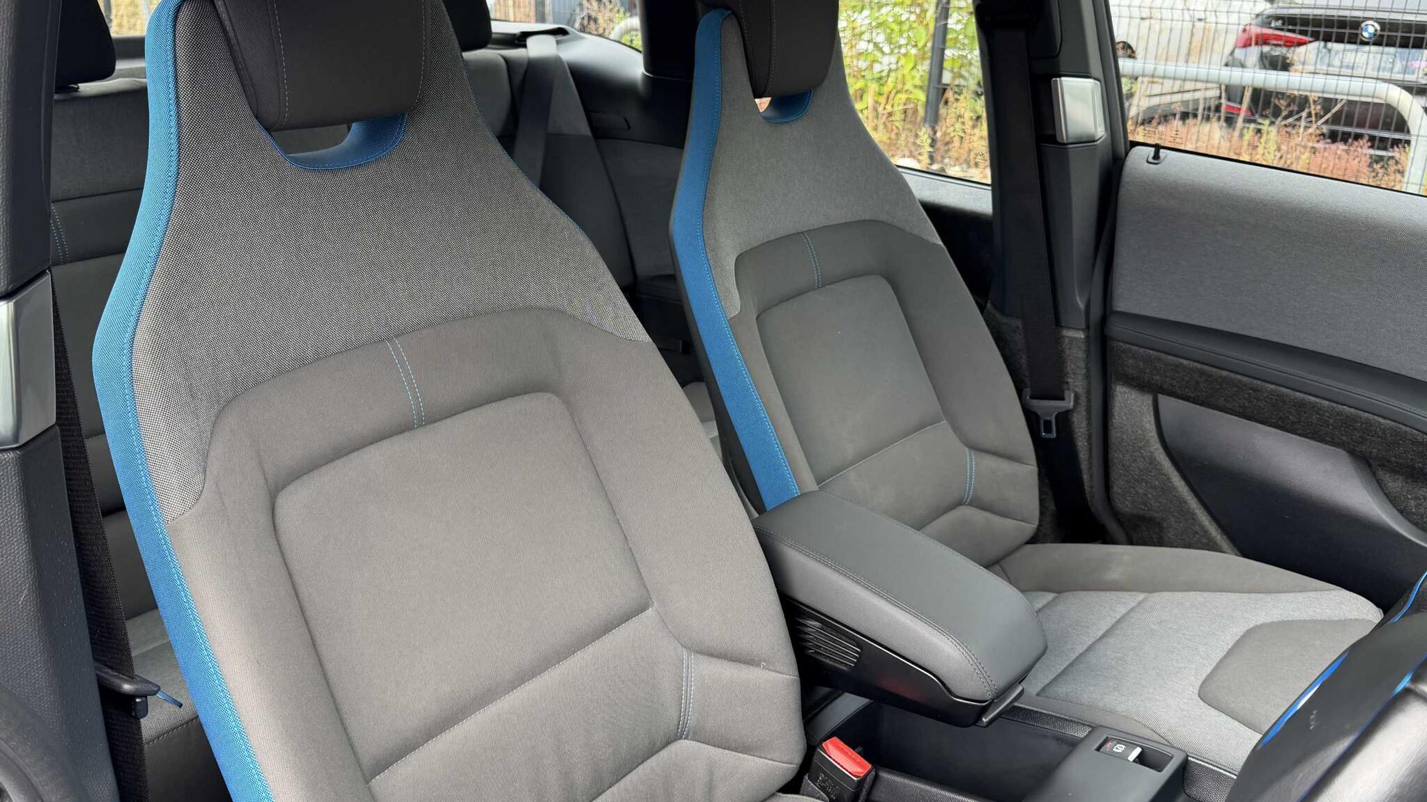 BMW i3 view 12