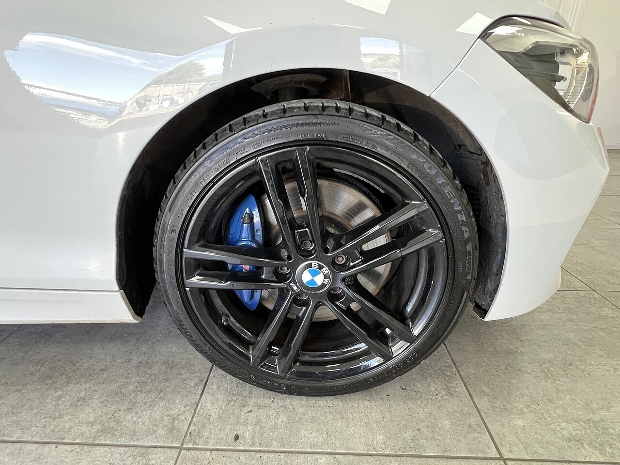BMW 1 Series view 23