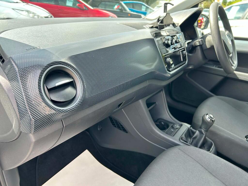 Volkswagen Up! view 19