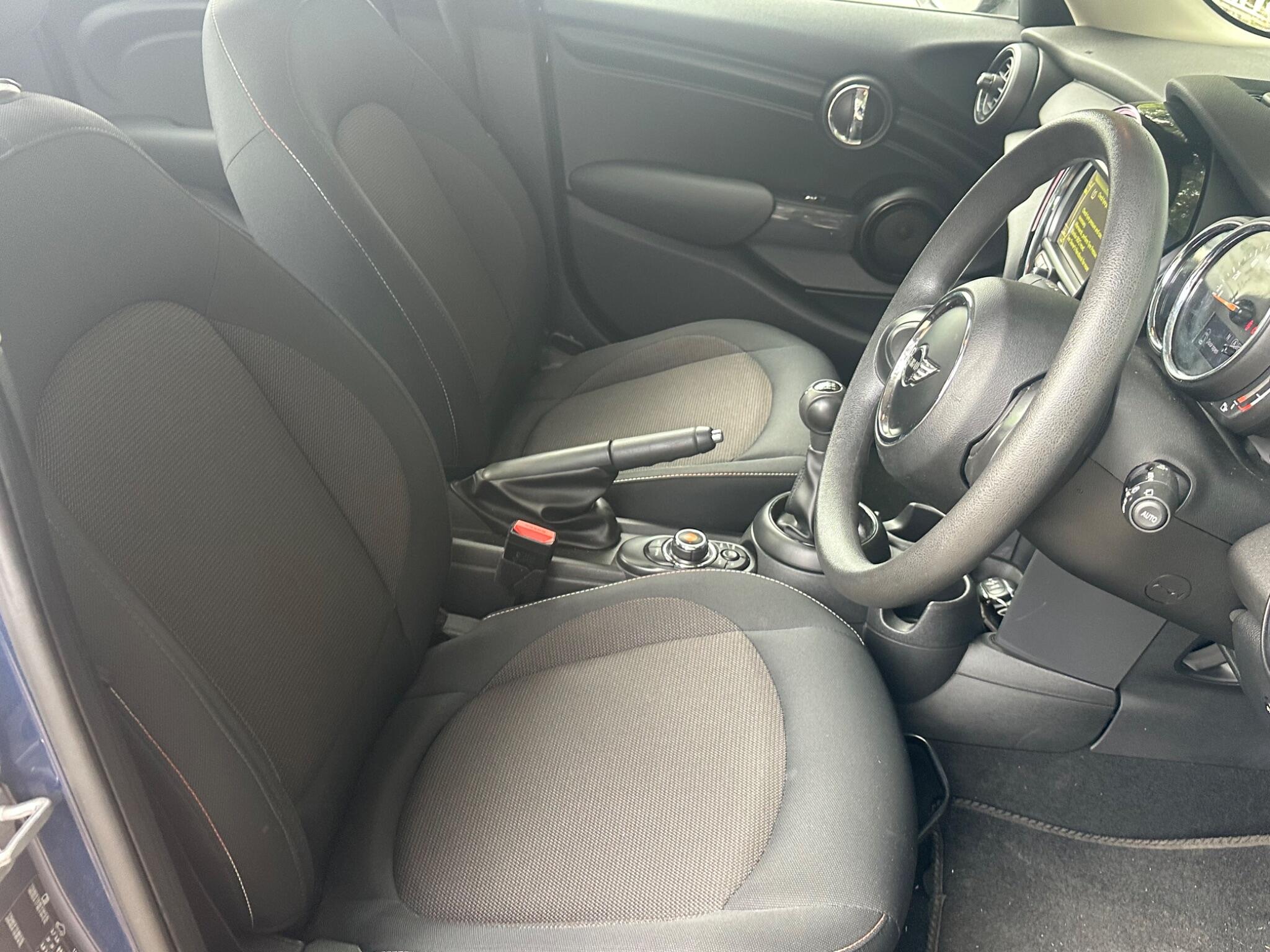 Mini Hatch view 11