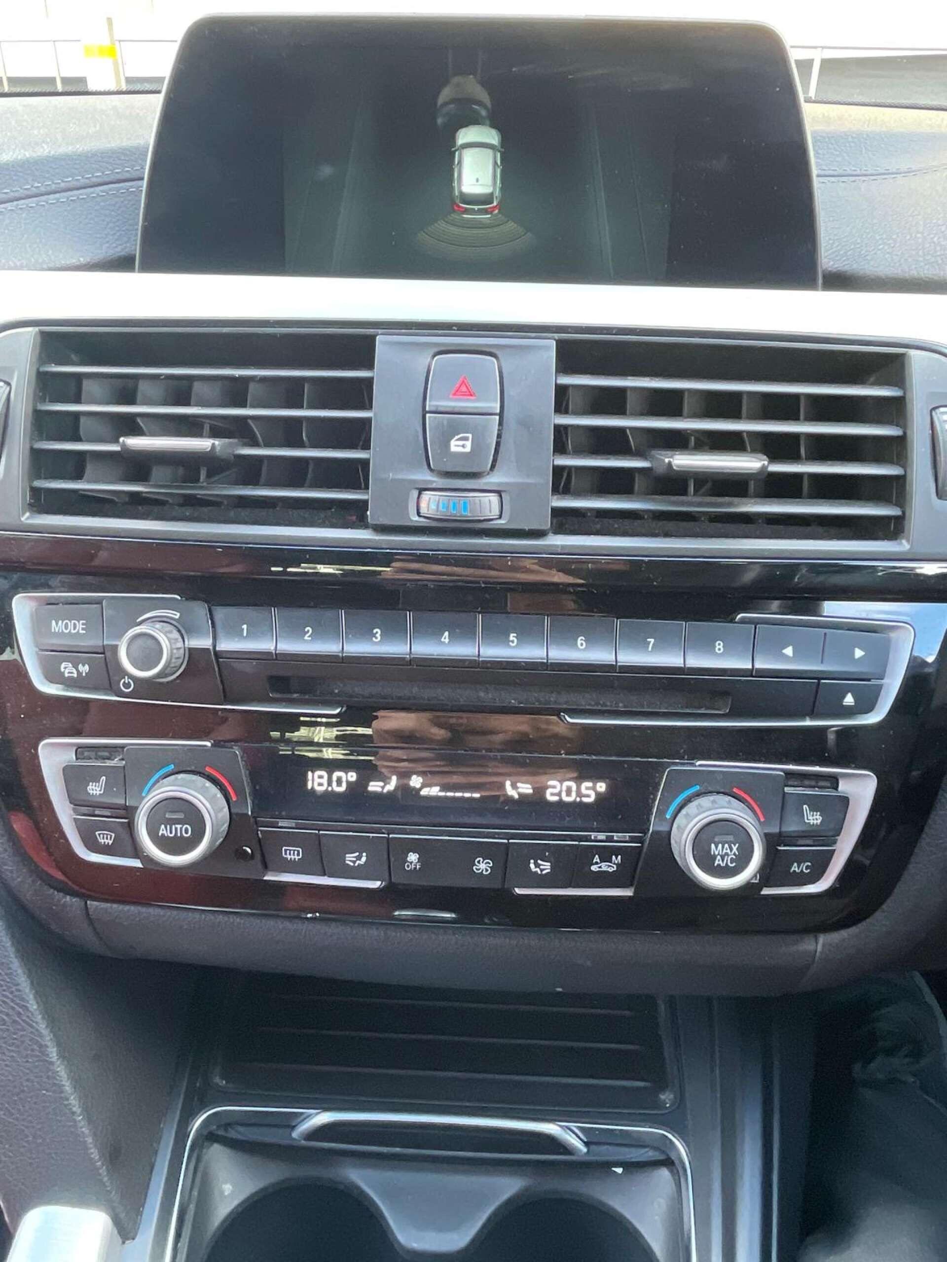 BMW 3 Series view 33
