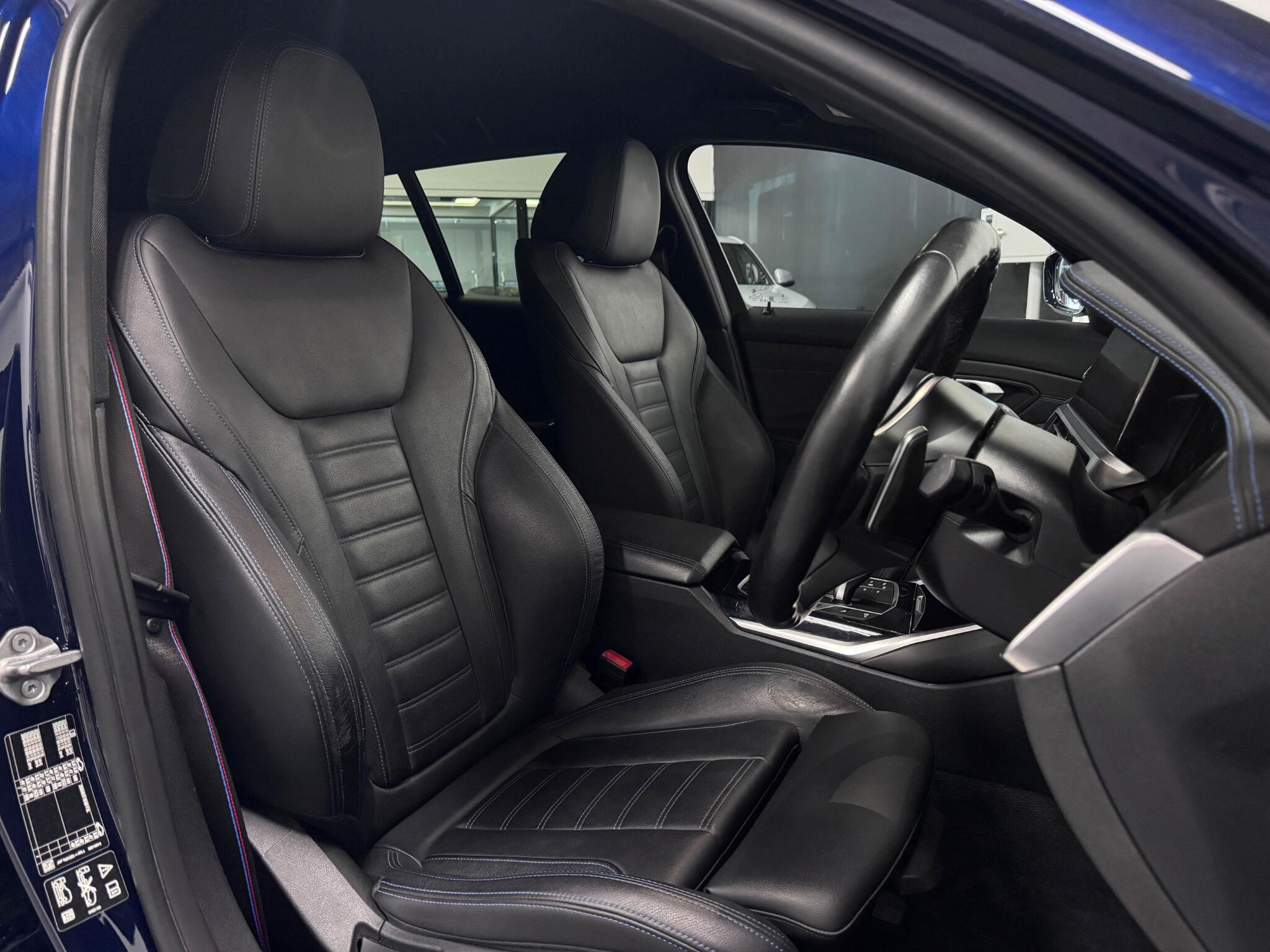 BMW 3 Series view 29
