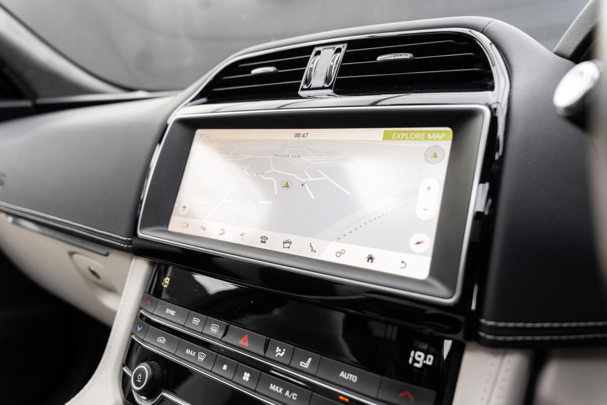 Jaguar F-Pace view 57
