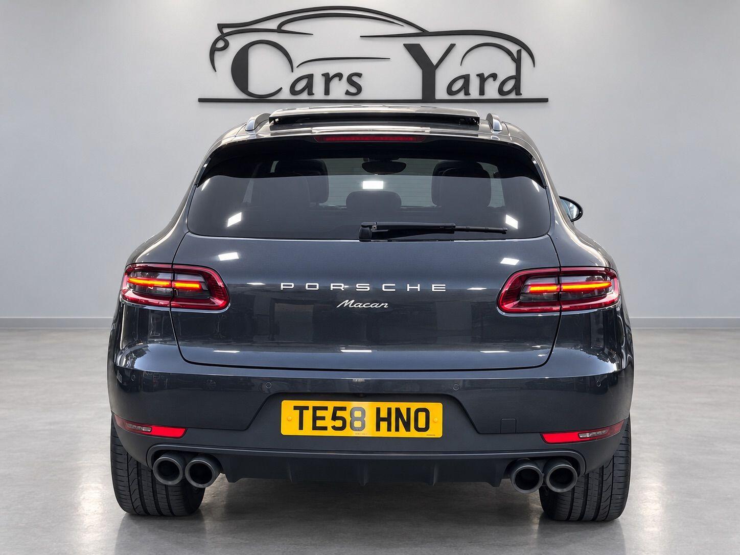 Porsche Macan view 13