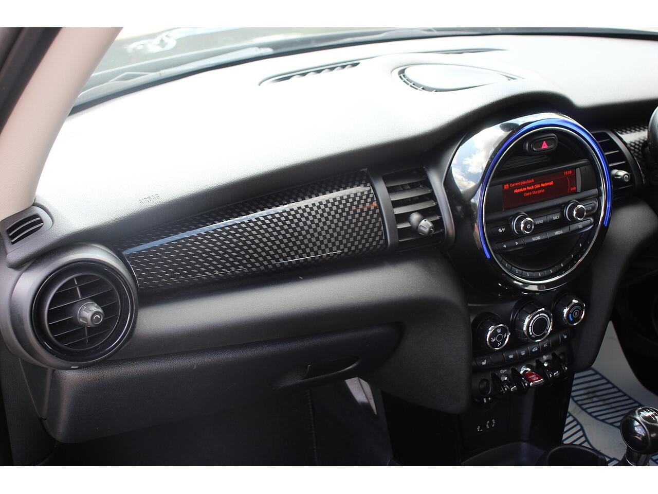 Mini Cooper view 14
