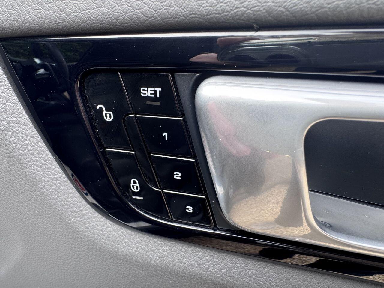 Porsche Cayenne view 60