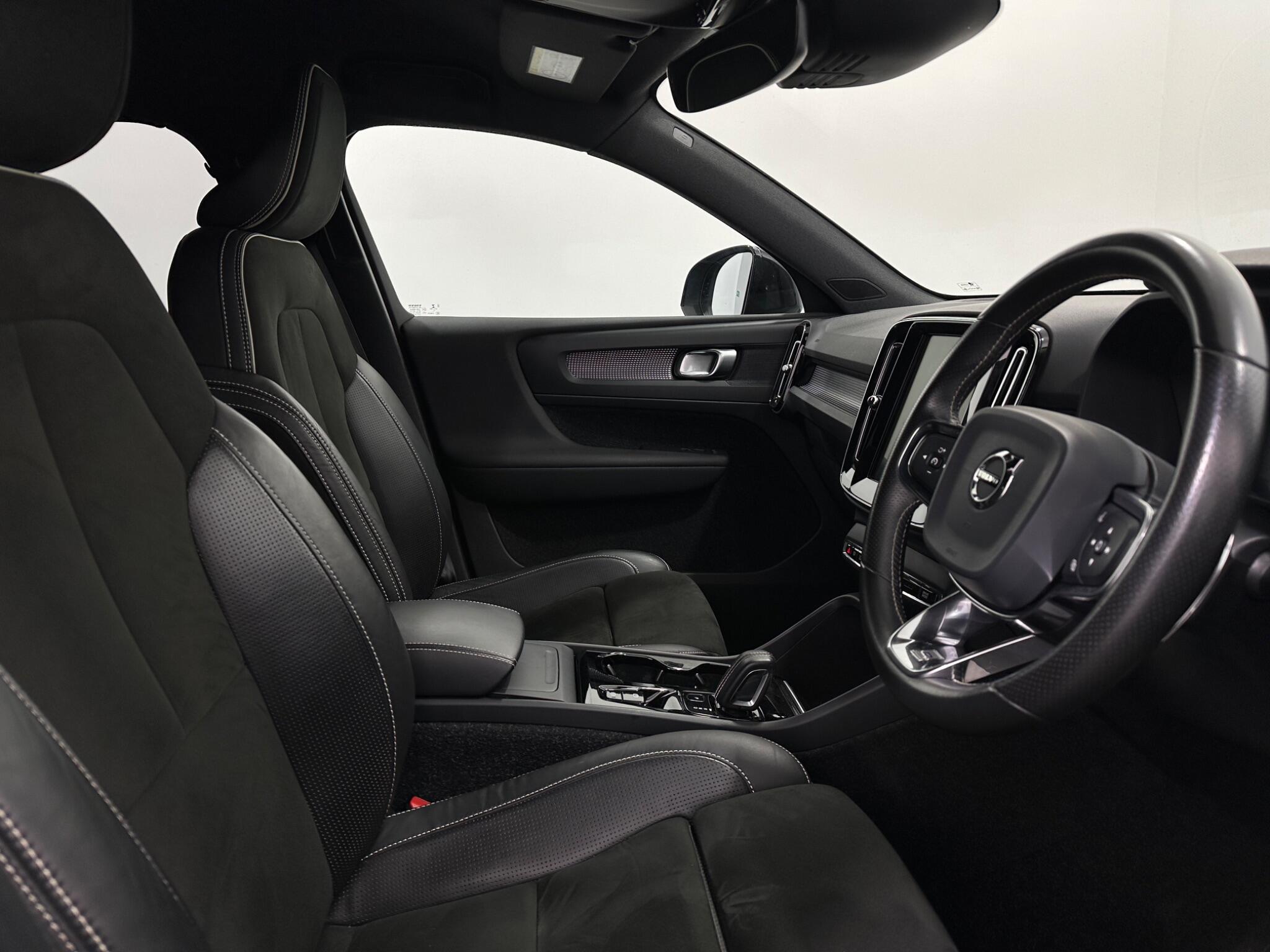 Volvo XC40 view 30
