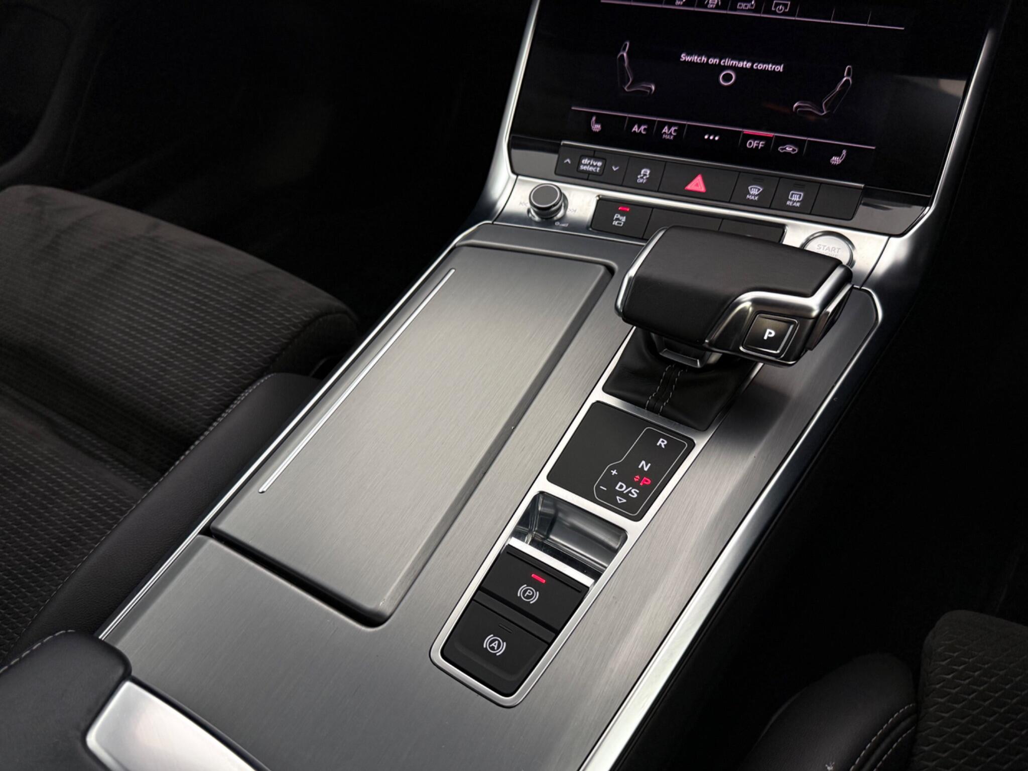 Audi A6 view 22