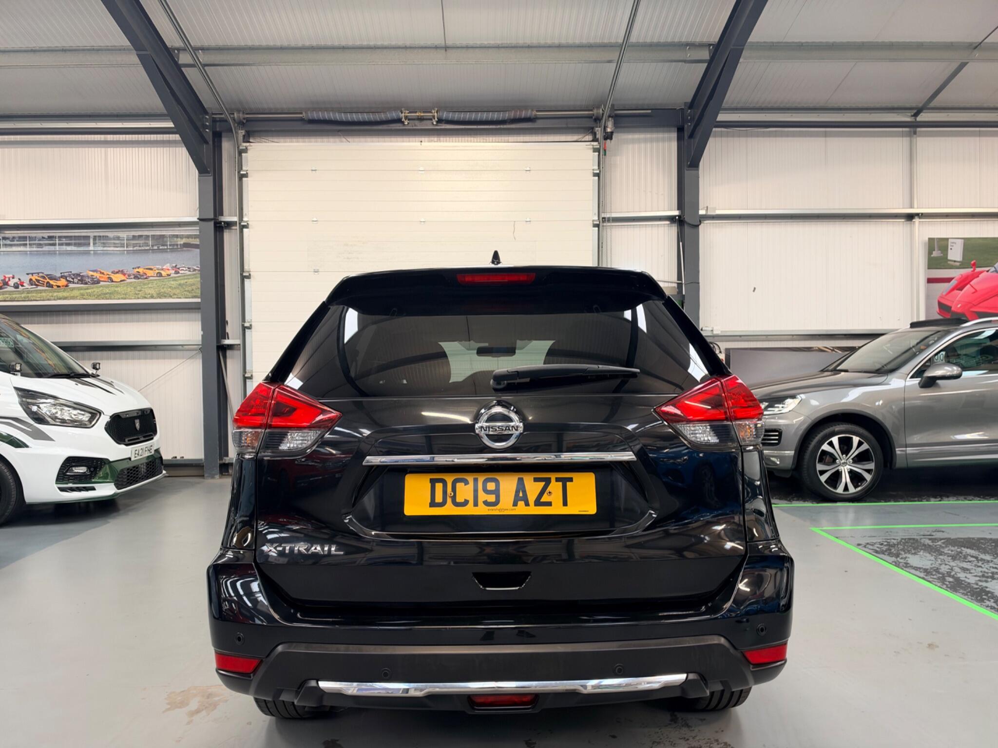 Nissan X-Trail view 16