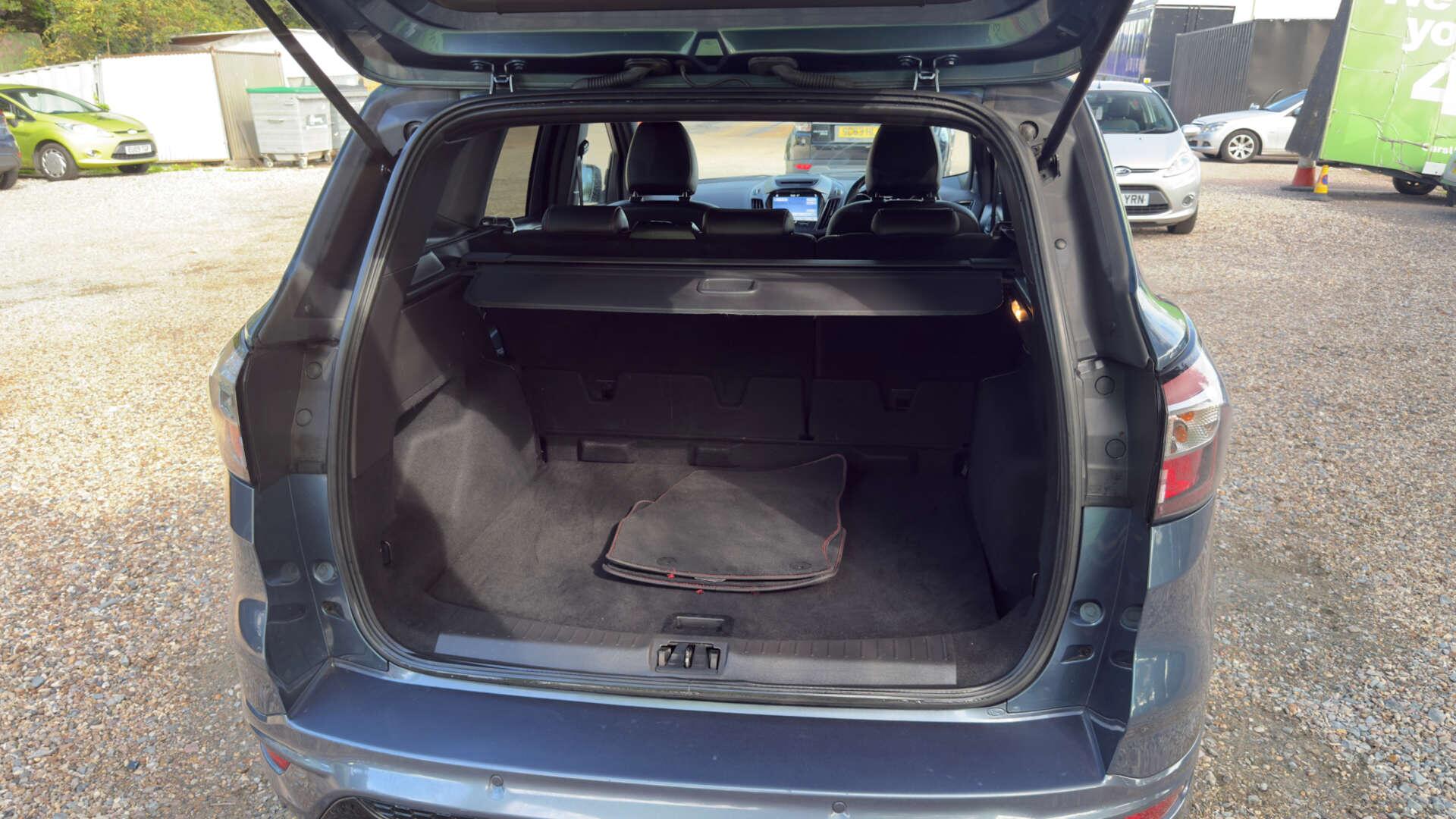 Ford Kuga view 48