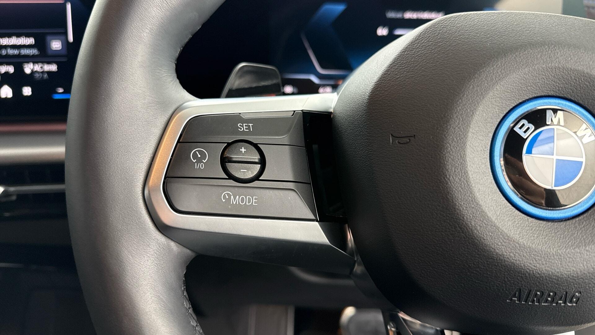 BMW Ix2 view 17