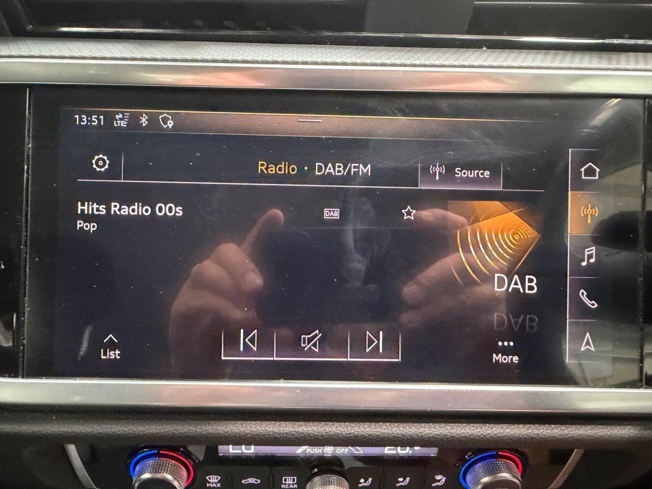 Audi Q3 view 41