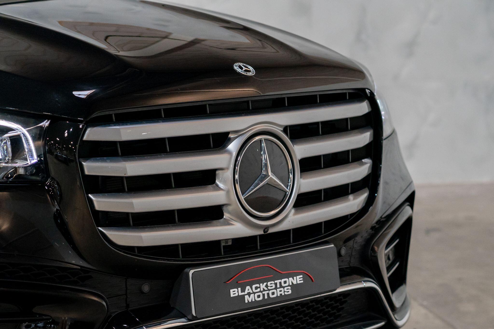 Mercedes-Benz GLS view 44
