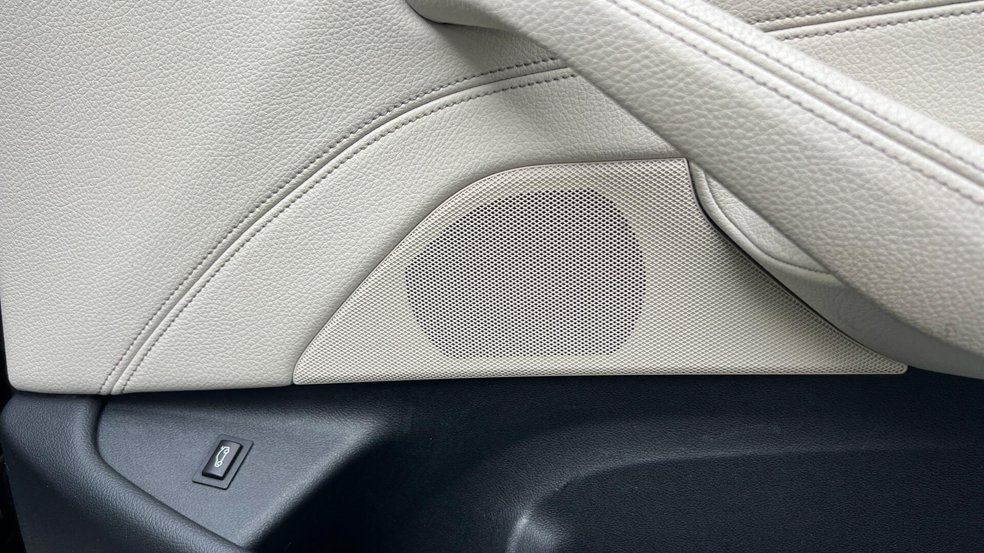 BMW 5 Series view 20