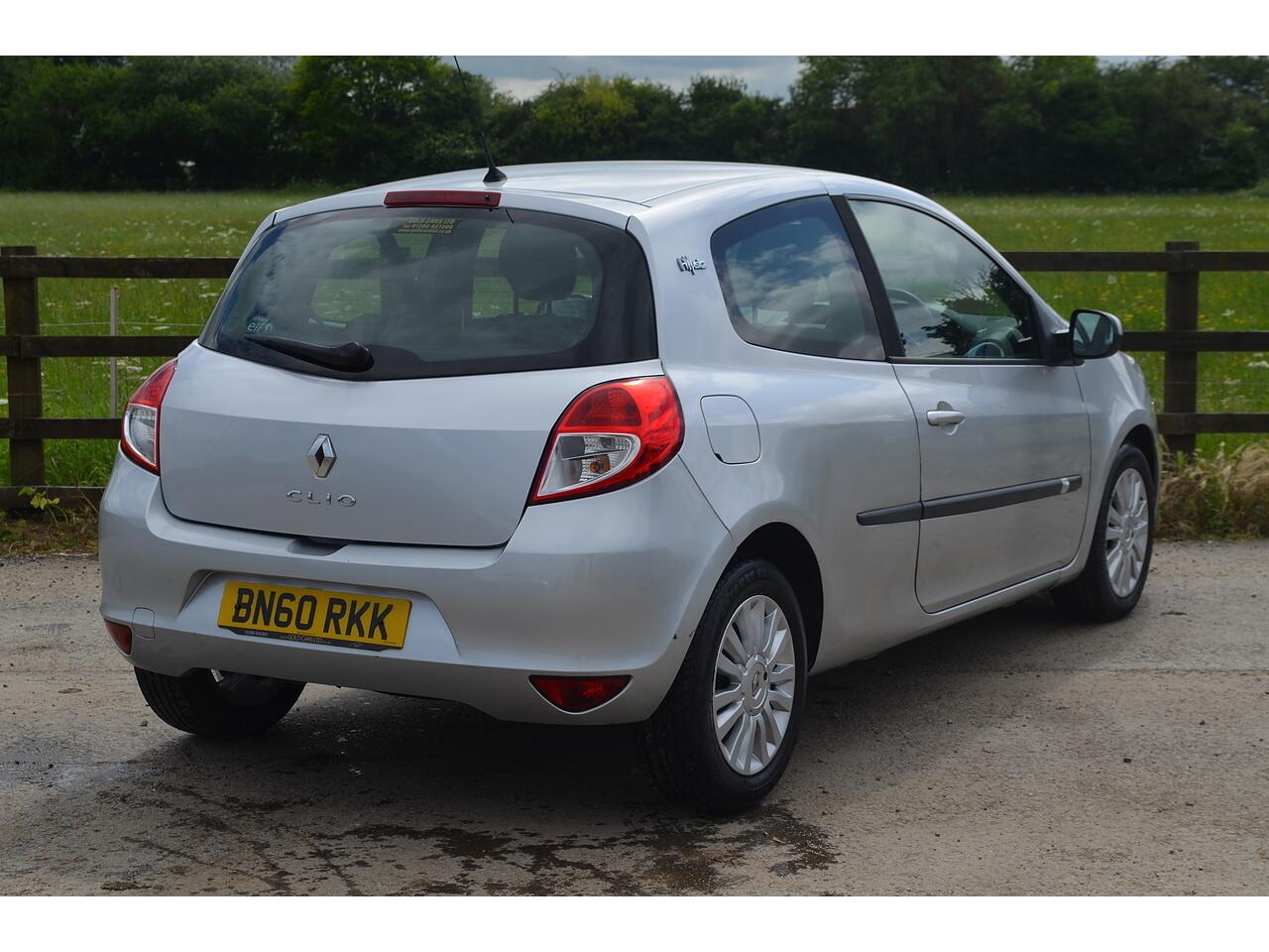 Renault Clio view 9