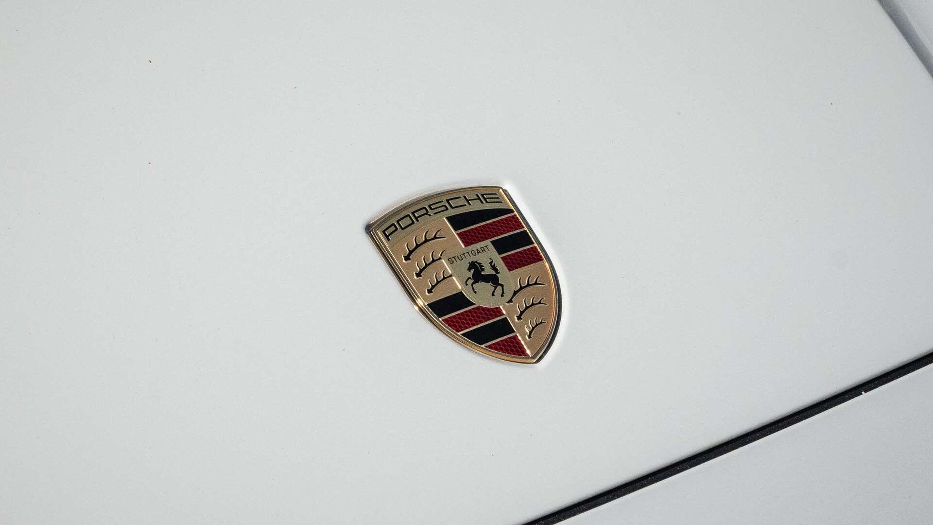 Porsche Cayenne view 34